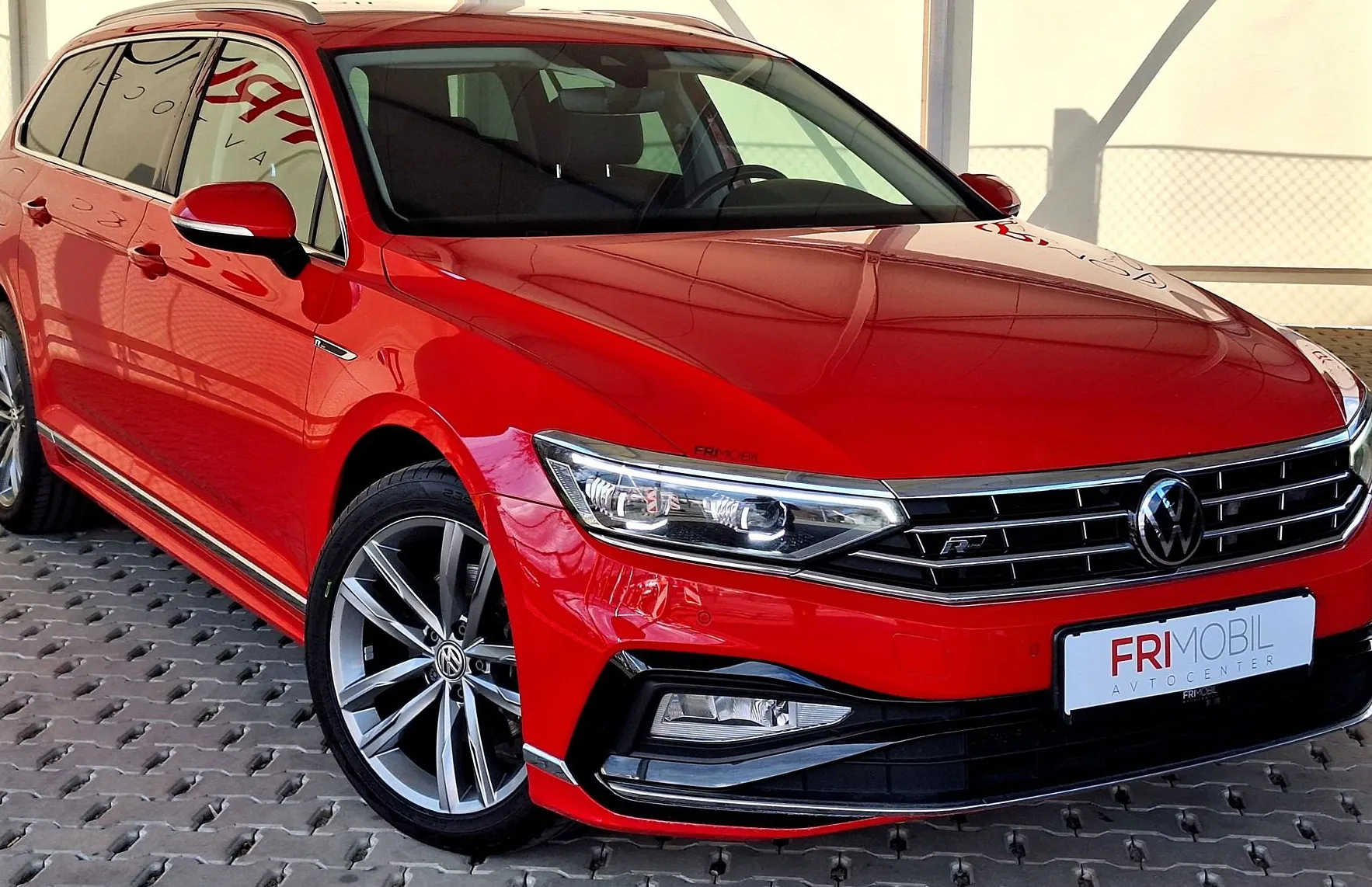 Zunanja slika - Volkswagen Passat - Variant 2.0 TDI 4Motion R-Line Avt•IQ LED•VIRTUAL•WEBASTO• - 2