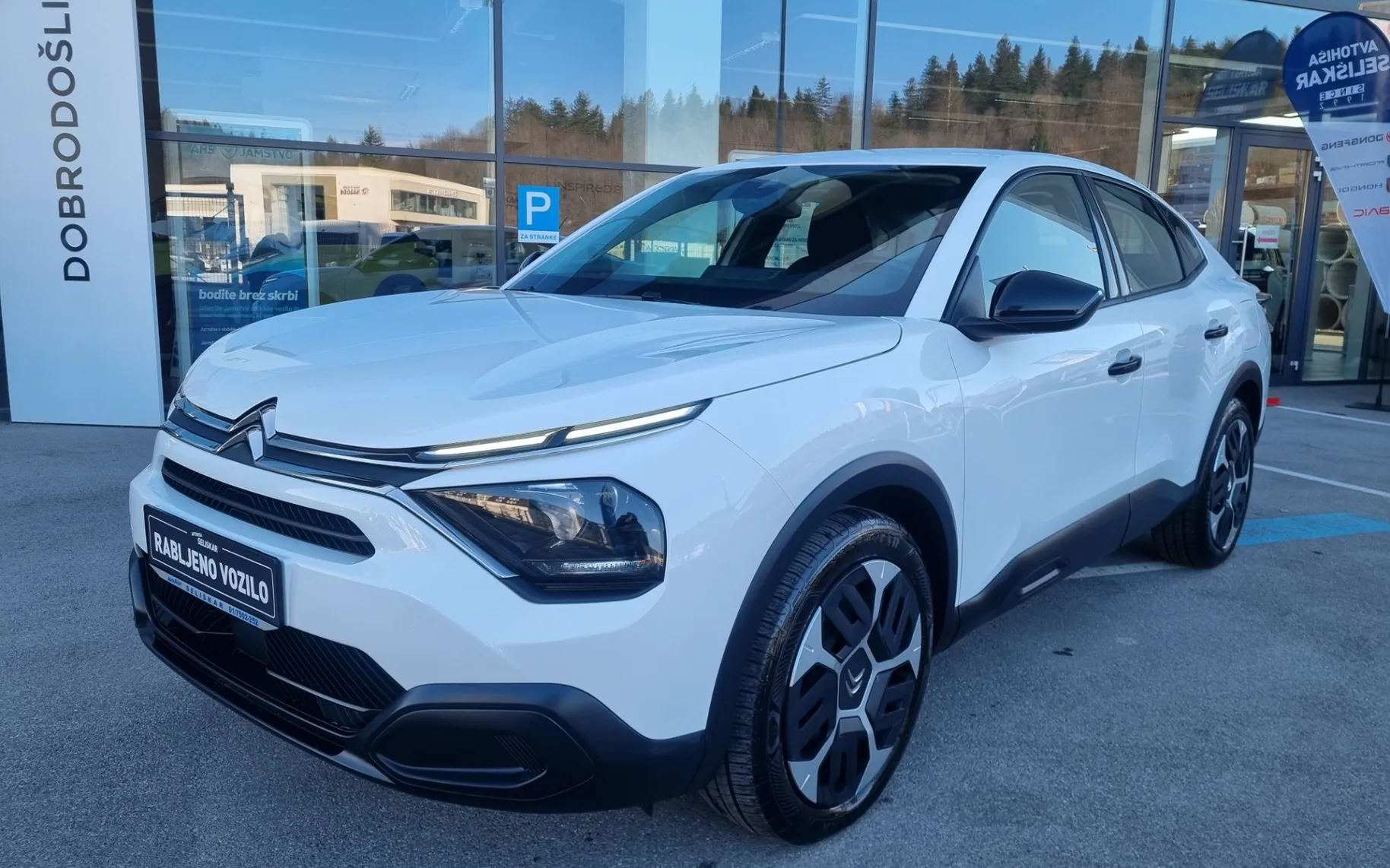 Zunanja slika - Citroën C4 - 1.2 PURETECH - KOT NOV - SAMO 26.488KM - 1