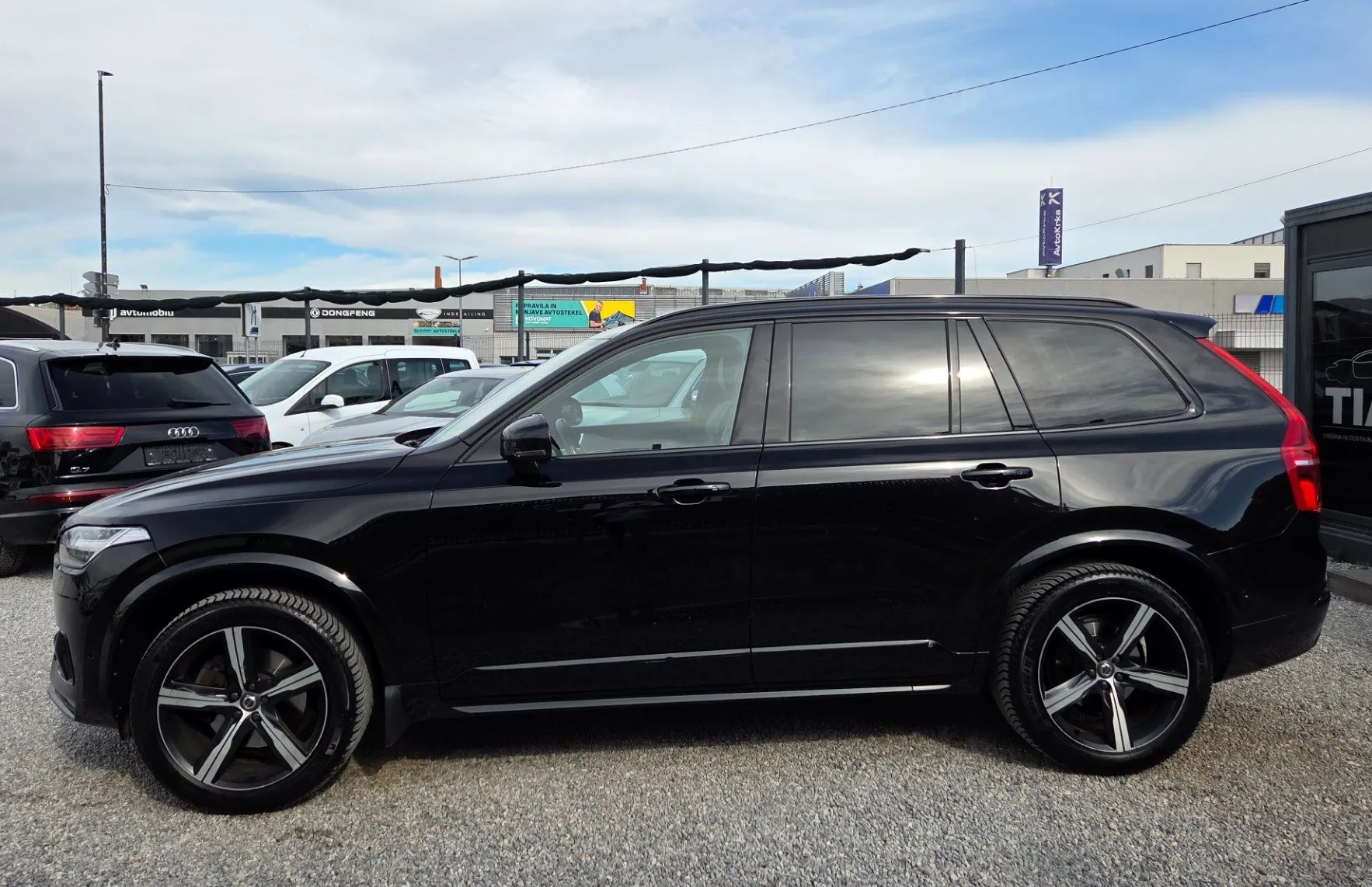 Zunanja slika - Volvo XC90 - D5 AWD R-Design Geartronic - 4