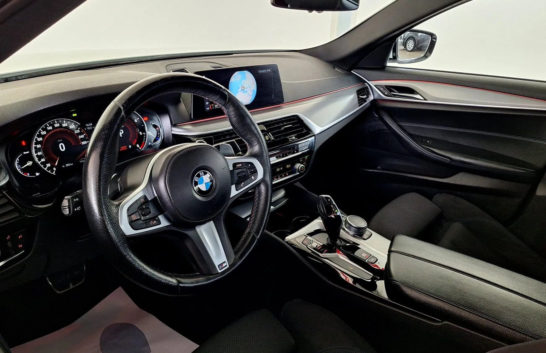 Zunanja slika - BMW Serija 5 - : 520d M-Performance•PANO•AMBIENT•ADAPTIVE LED• - 12