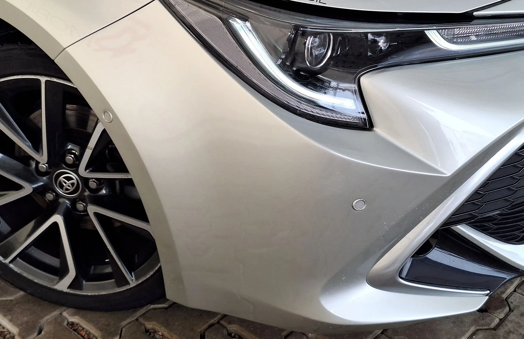 Zunanja slika - Toyota Corolla - 2.0 Executive Hybrid Dynamic Force - 7