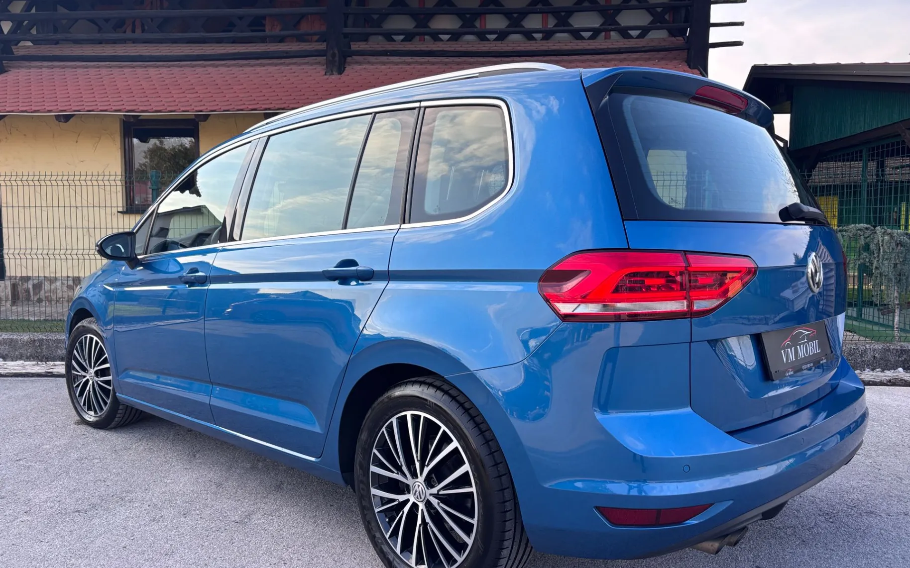 Zunanja slika - Volkswagen Touran - 2.0 TDI HIGHLINE - 5