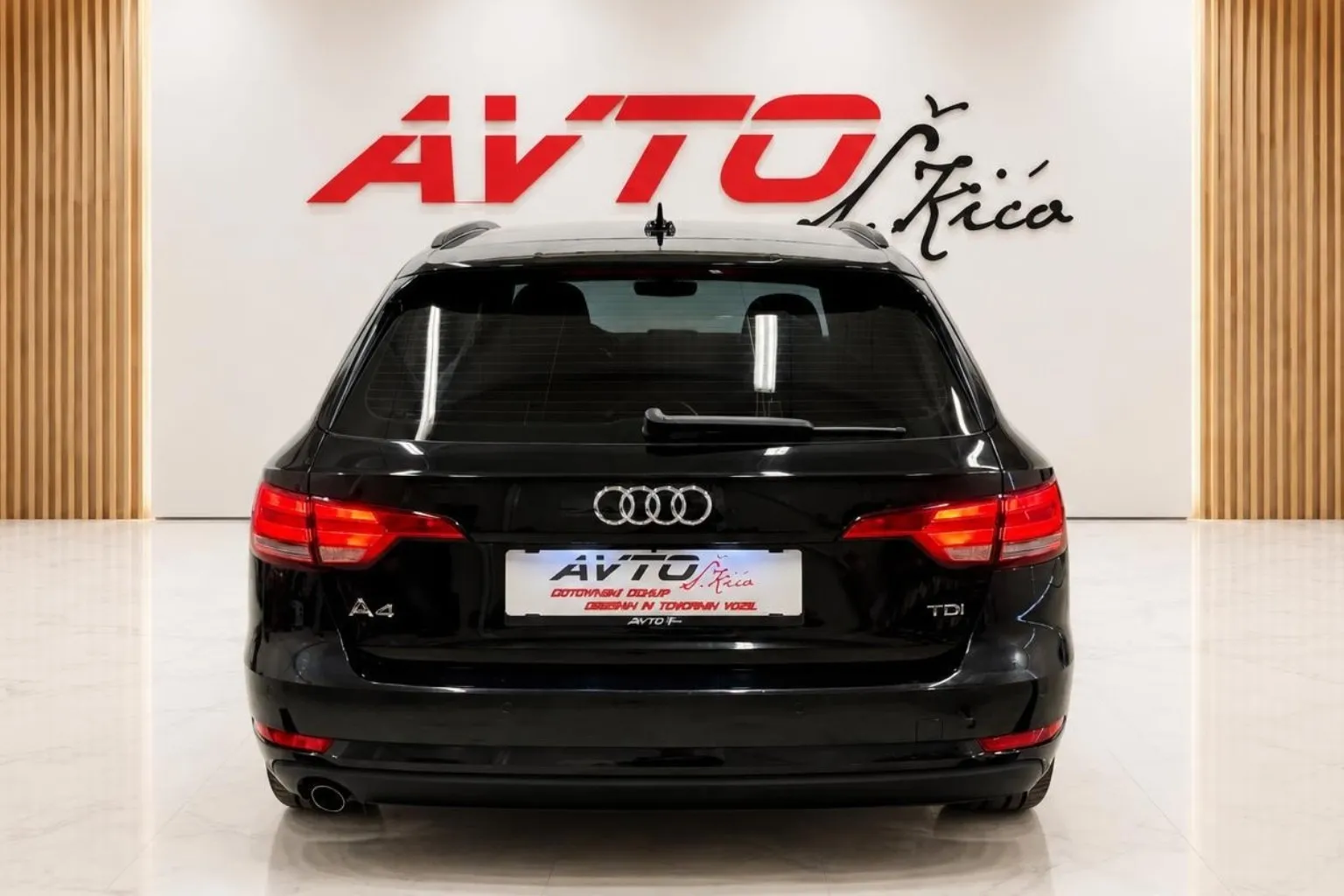 Notranja slika - Audi A4 Avant - 2.0 TDI-BI-XENON-LED-NAVI-TEMPOMAT-PDC - 8
