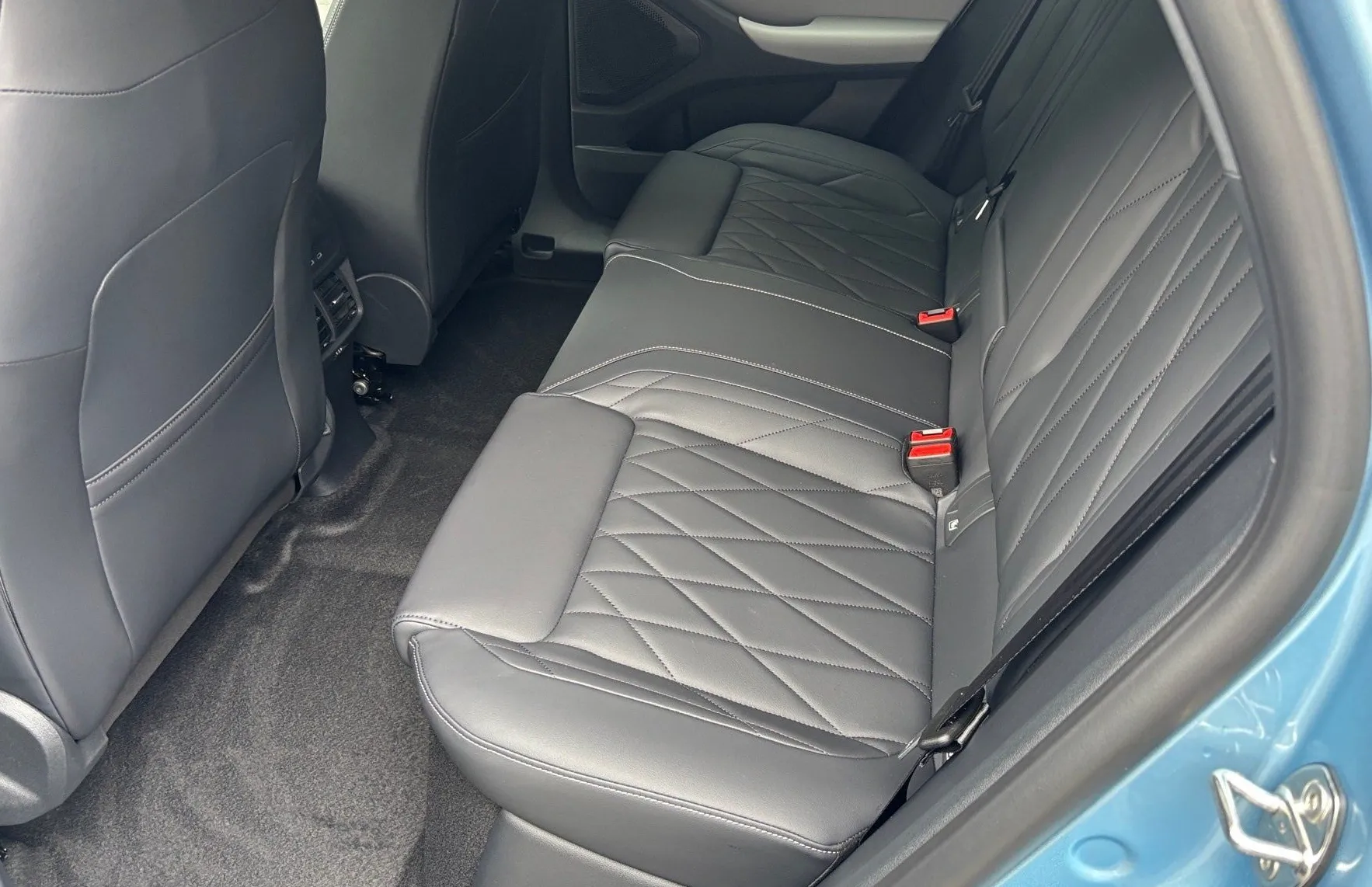 Zunanja slika - Ford Explorer - EV PREMIUM 286PS 79kWh RWD- NA ZALOGI - 16