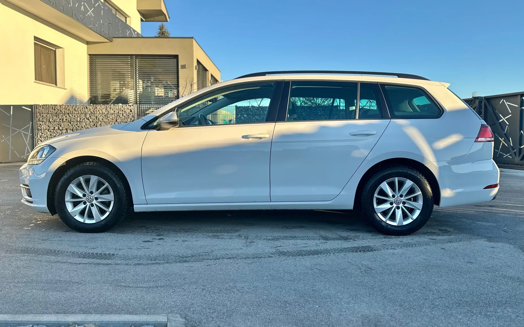 Zunanja slika - VW Golf - Variant 1,6 TDI BMT Comfortline+SLO+1.LASTNIK+ALU+BREZ - 2