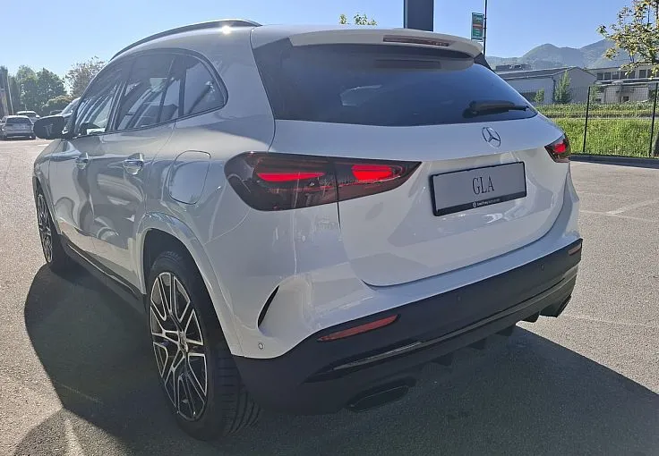 Zunanja slika - Mercedes-Benz GLA-Razred - GLA 180 AMG Line Avt. - 5