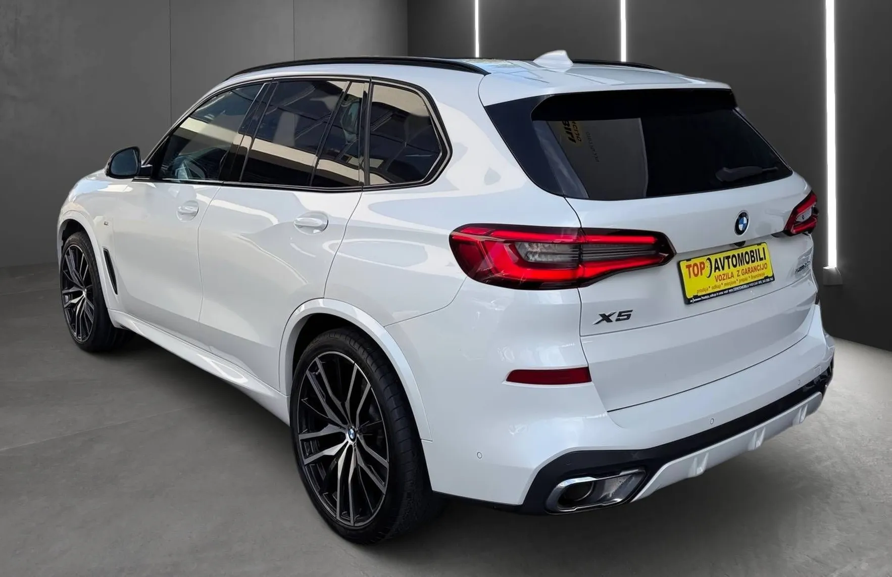 Zunanja slika - BMW X5 - serija : xDrive30d M SPORT PAKET ZRAČNO KAMERA 360 RADAR... - 4