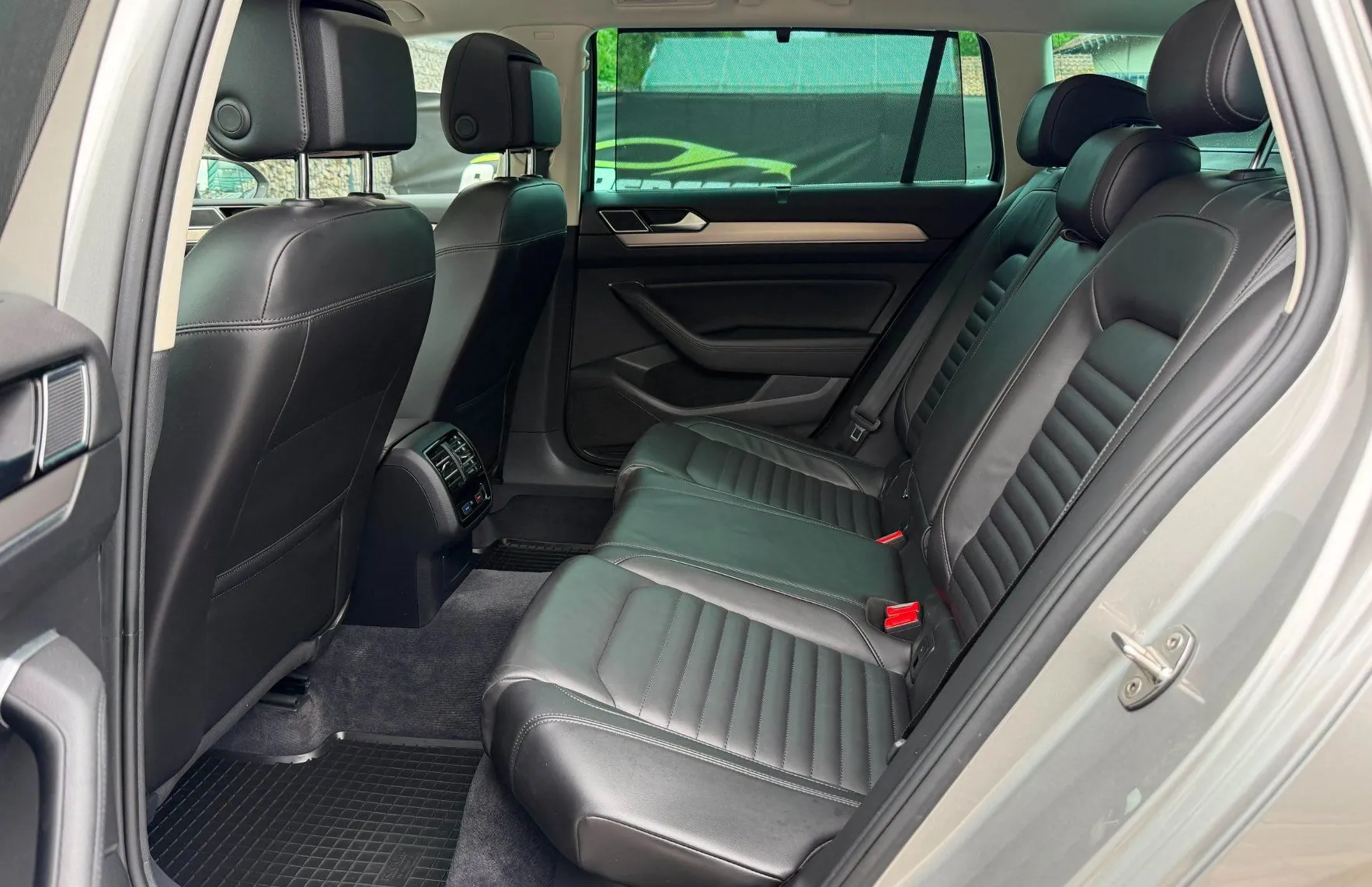 Zunanja slika - Volkswagen Passat - Variant 2.0 TDI Highline |PANO|POTRJ.SERV|KAM|GR.SED|NAVI - 15