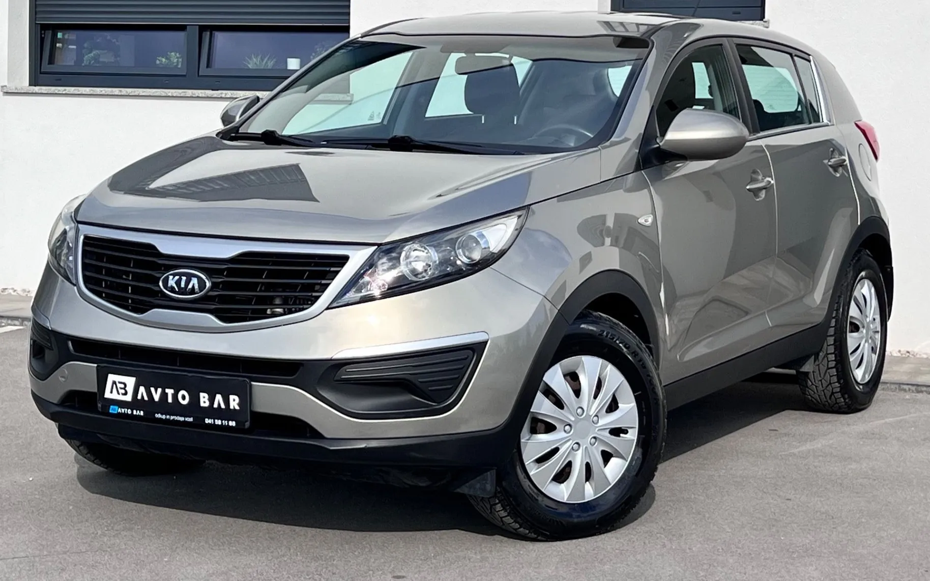 Zunanja slika - KIA Sportage - 1.7 CRDi+SLO... - 3