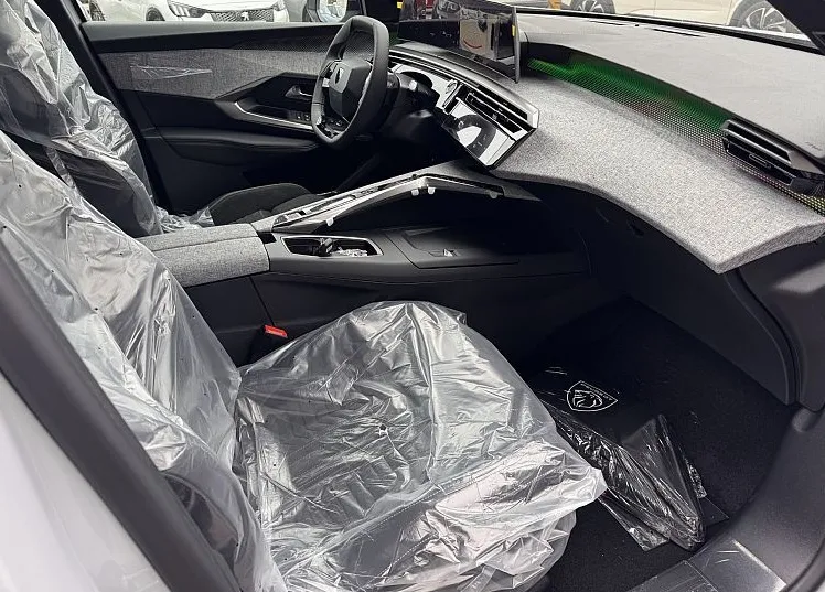 Zunanja slika - Peugeot 5008 - GT HIBRID 145 e-DCT - 13