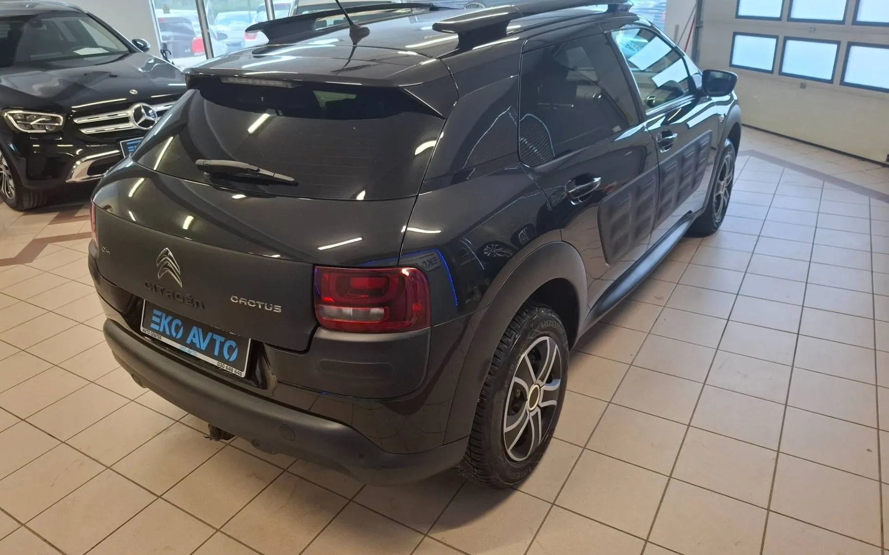 Notranja slika - Citroën C4 Cactus - 1.2 VTi Live-KREDIT BREZ POLOGA- ... - 8