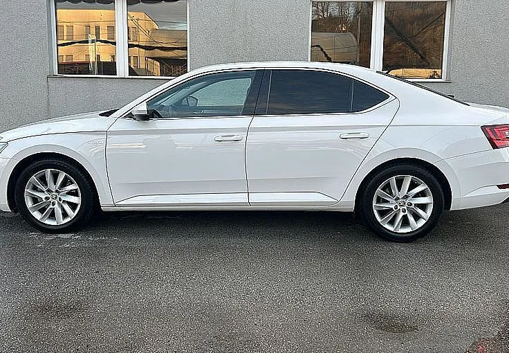 Zunanja slika - Škoda Superb - 2.0 TDI-RADAR-TEMPOMAT-MEMORY-MRTVI KOTI-AMBIENT - 4