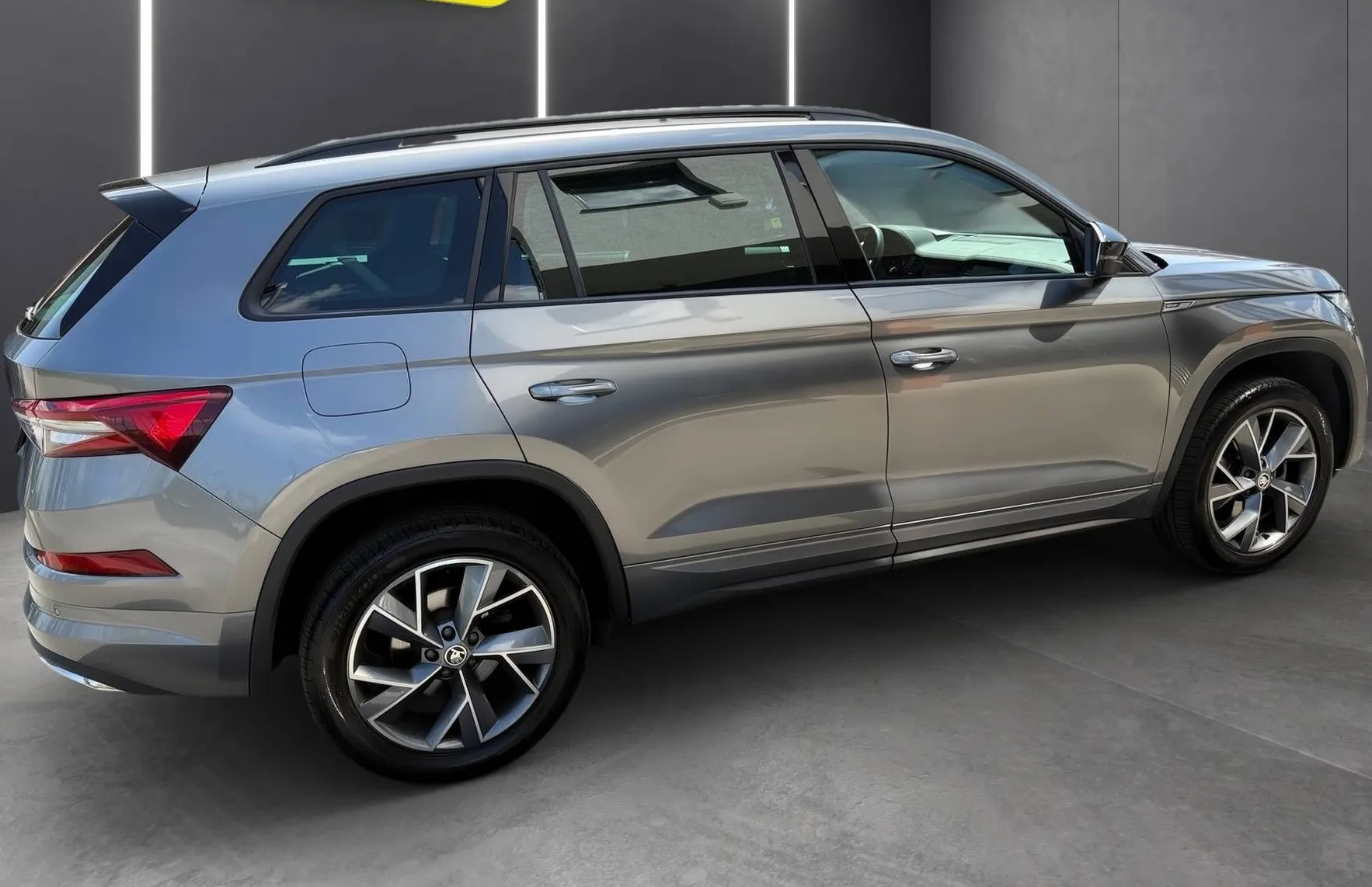 Zunanja slika - Škoda Kodiaq - 2.0 TDI Sportline VIRTUAL RADAR FULL LED KAMERA - 7