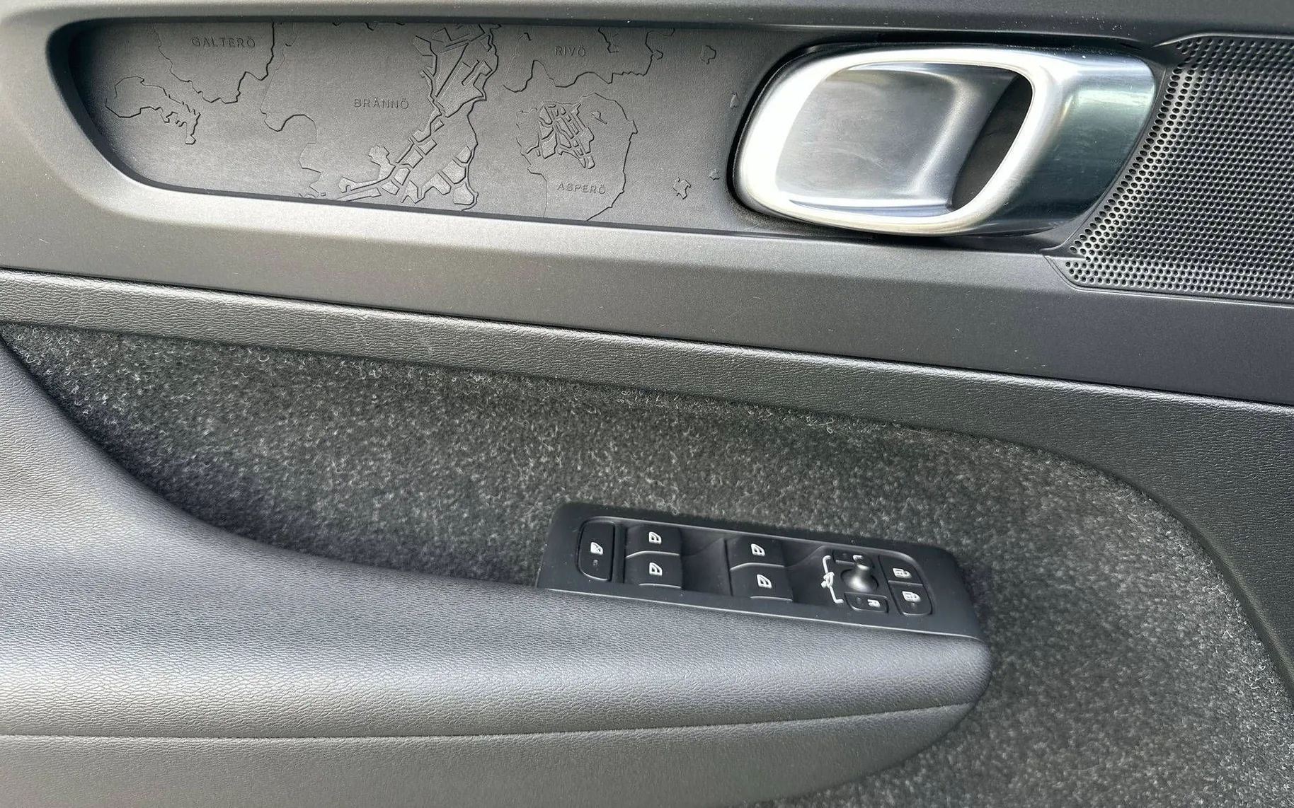 Notranja slika - Volvo XC40 - T3 Momentum Avt - 13