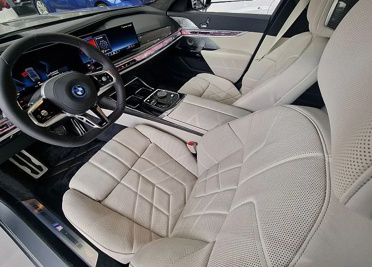 Zunanja slika - BMW Serija 7 - : M760e xDrive M Sport - Performance - 11