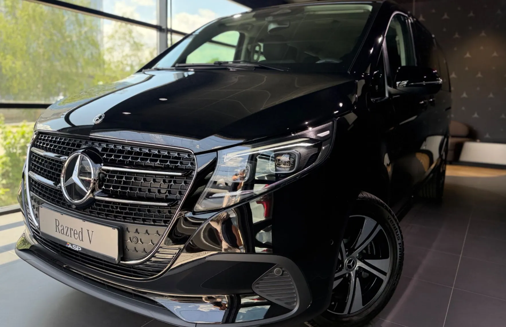 Zunanja slika - Mercedes-Benz V-Razred - 300d 4MATIC STYLE dolgi - 3
