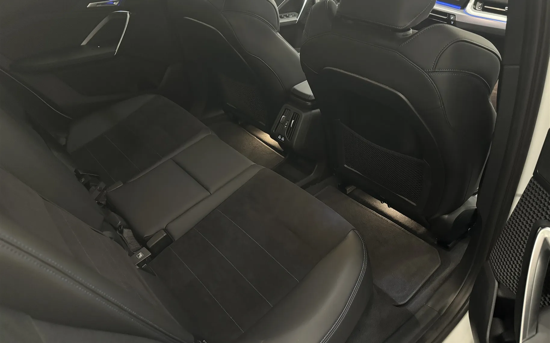 Zunanja slika - BMW iX - 2 eDrive20 - 10