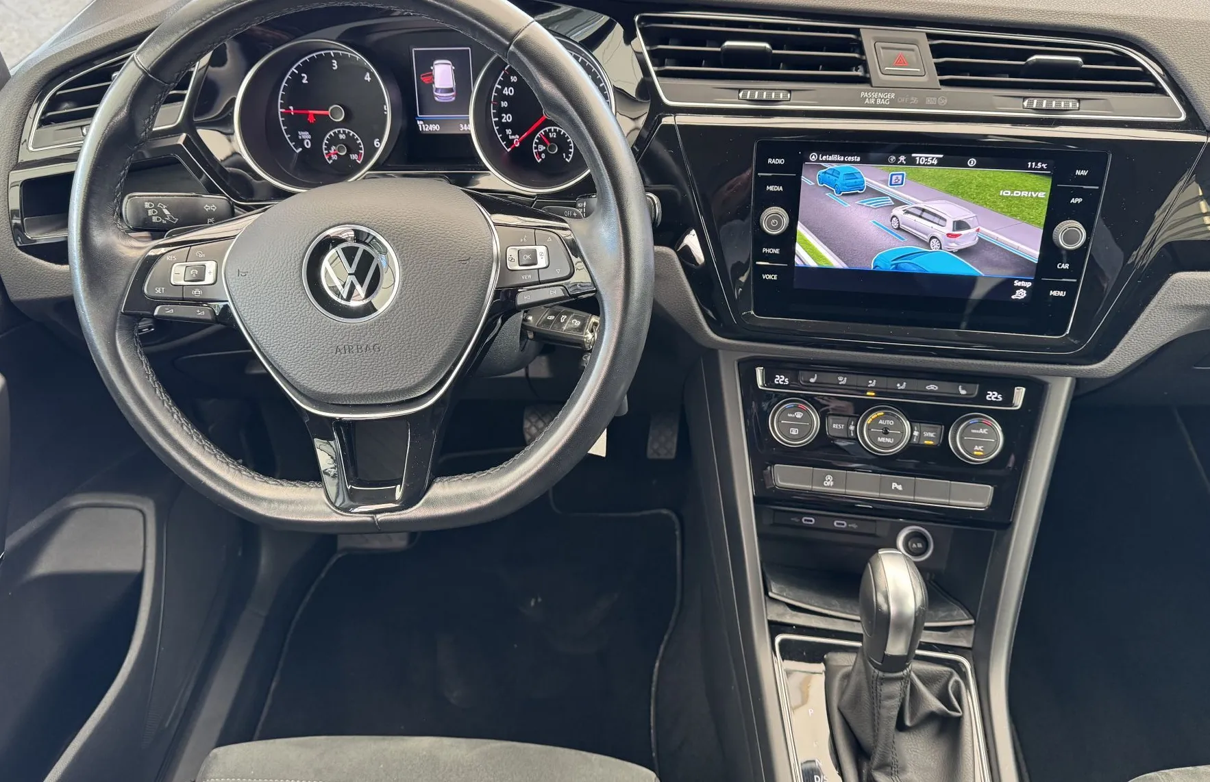 Zunanja slika - Volkswagen Touran - 2.0 TDI Highline DSG - 8