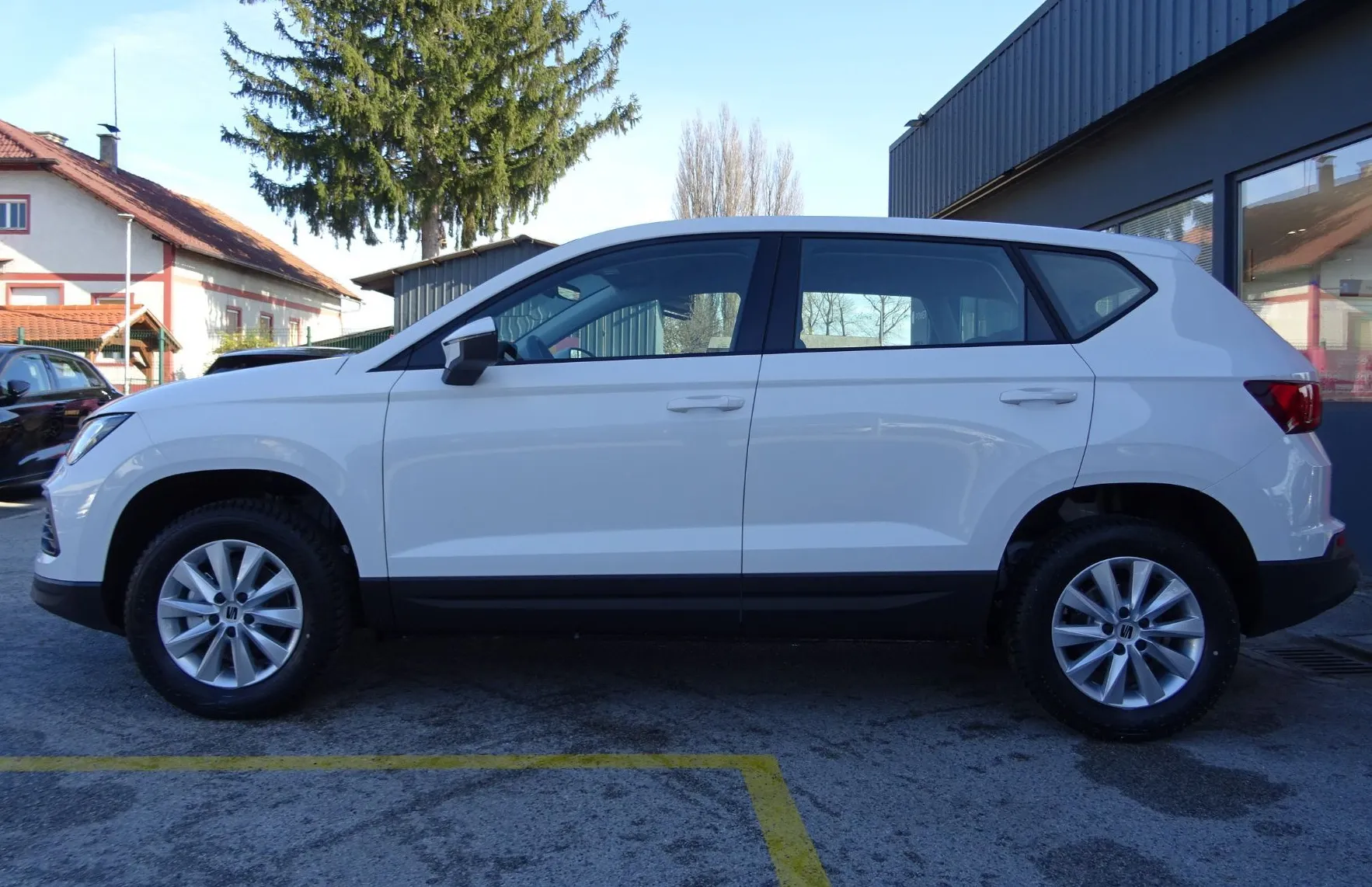 Zunanja slika - Seat Ateca - 1.0 TSI  HOLA 116KM - CELOETNE PNEVMATIKE - - 4