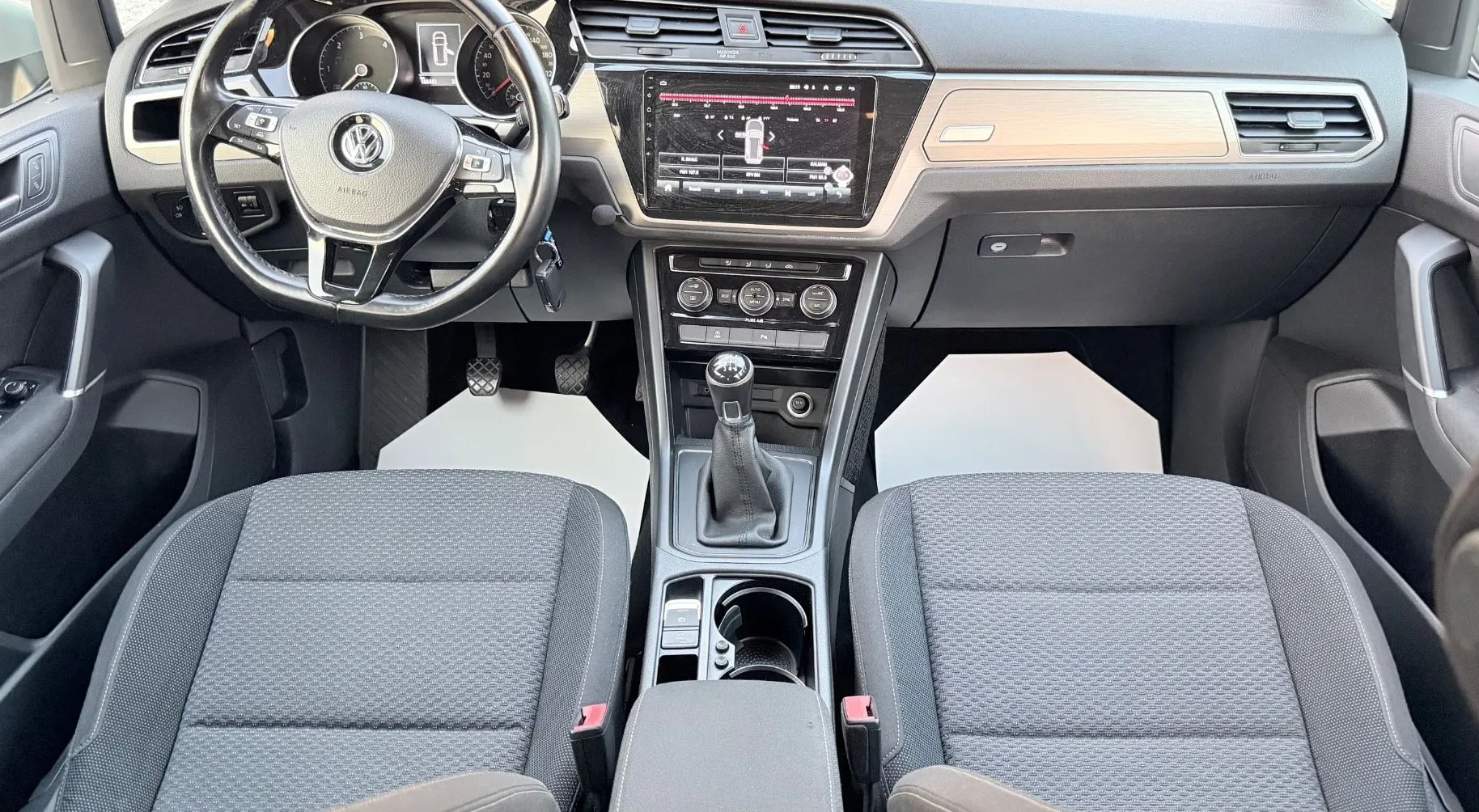 Notranja slika - Volkswagen Touran - 1.6 TDI - 9