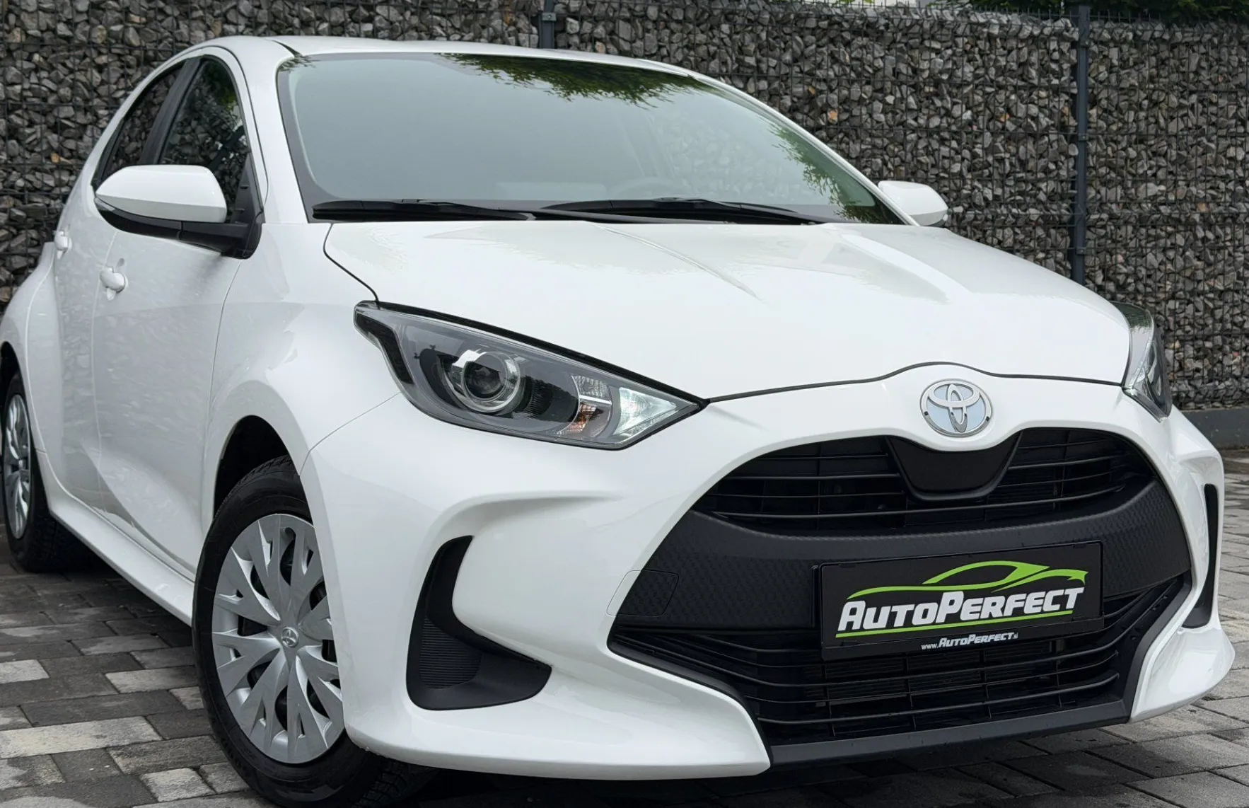 Zunanja slika - Toyota Yaris - 1.5 VVT-i|KAMERA|LANE|6.370KM... - 1
