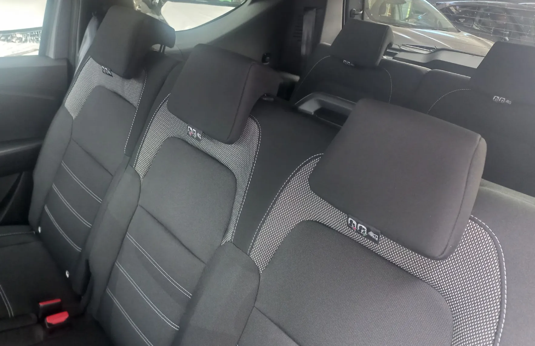 Zunanja slika - Dacia Jogger - 1.0 TCe 110 Expression 7-Sed. - 8