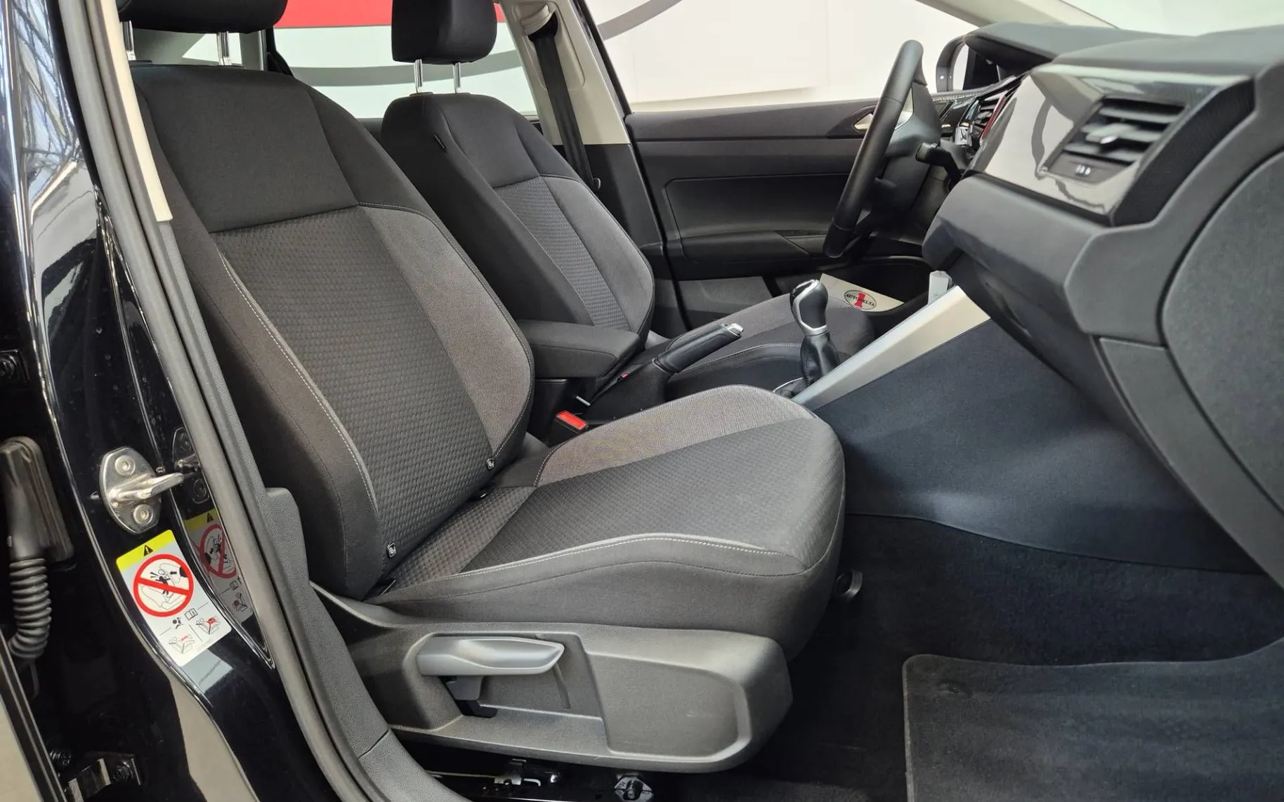 Notranja slika - Volkswagen Taigo - 1.0 TSI Life 85  115 - 10