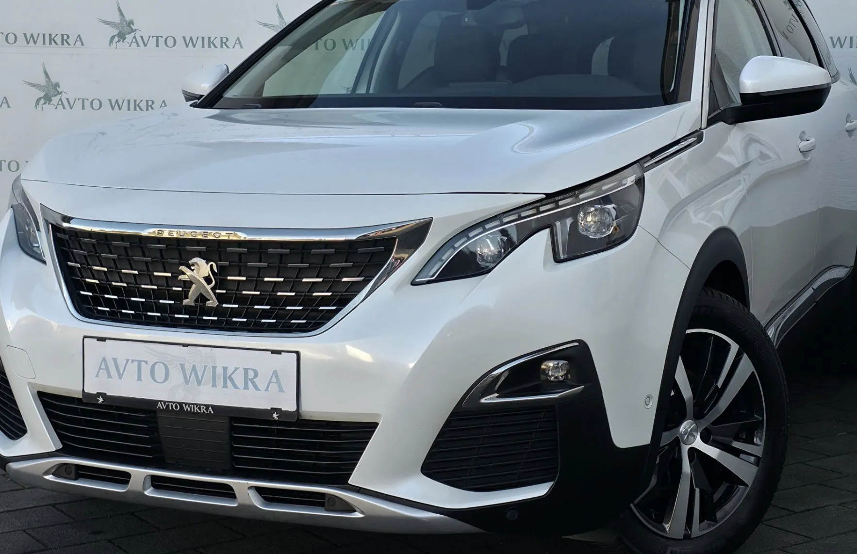Zunanja slika - Peugeot 5008 - 2.0HDI EAT8 Allure FULLED•BLIS•7-SED•KEYLES•KAMER• - 2