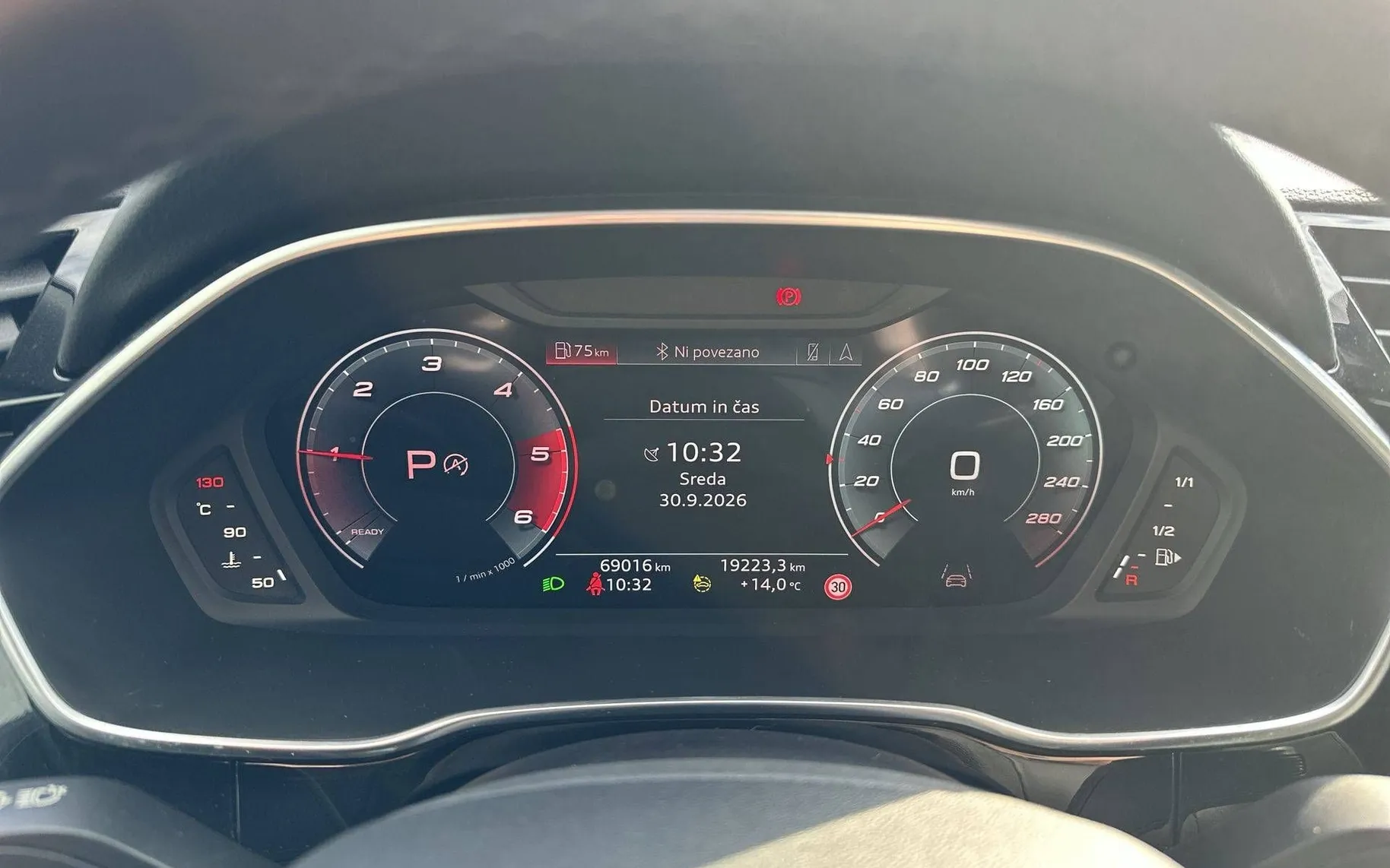 Notranja slika - Audi Q3 - 35 TDI SPORT S tronic - 14