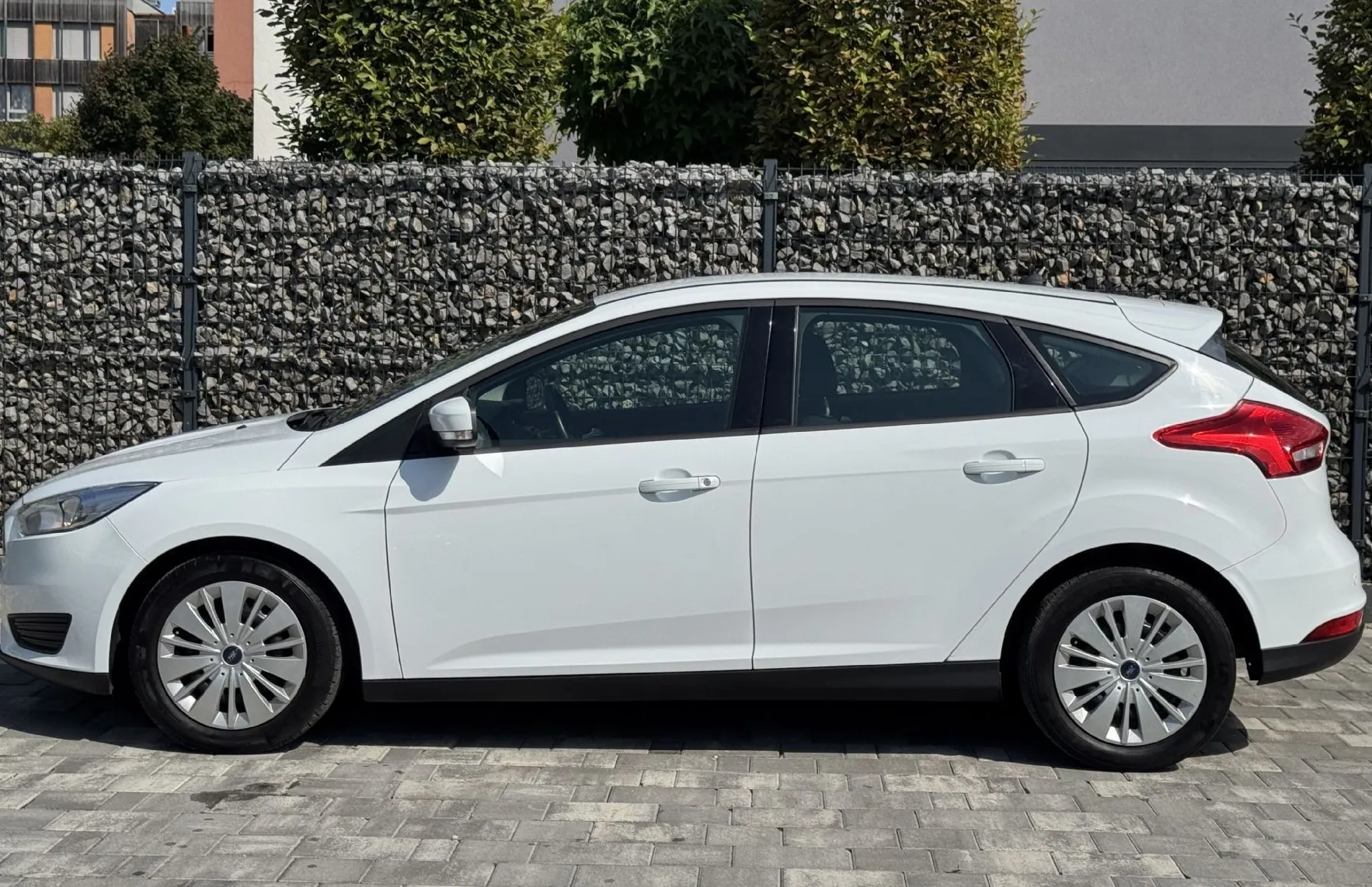 Zunanja slika - Ford Focus - 1.5 TDCi |Gr.sed|Gr.Vol|PDC|1.Last| Hitri kredit.. - 7