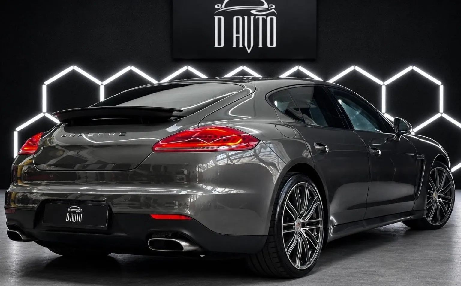 Notranja slika - Porsche Panamera - 3.0 Diesel 184kW | 360° KAMERA | NAVI | MEMORY... - 8