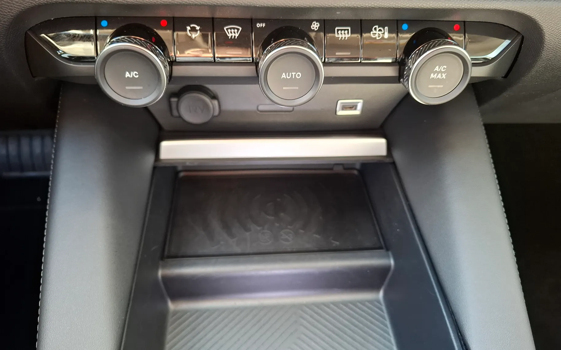 Zunanja slika - Citroën C5X - C5 X 1.2 PURETECH SHINE - ODLIČEN - POTRJENA SERVISNA - 15