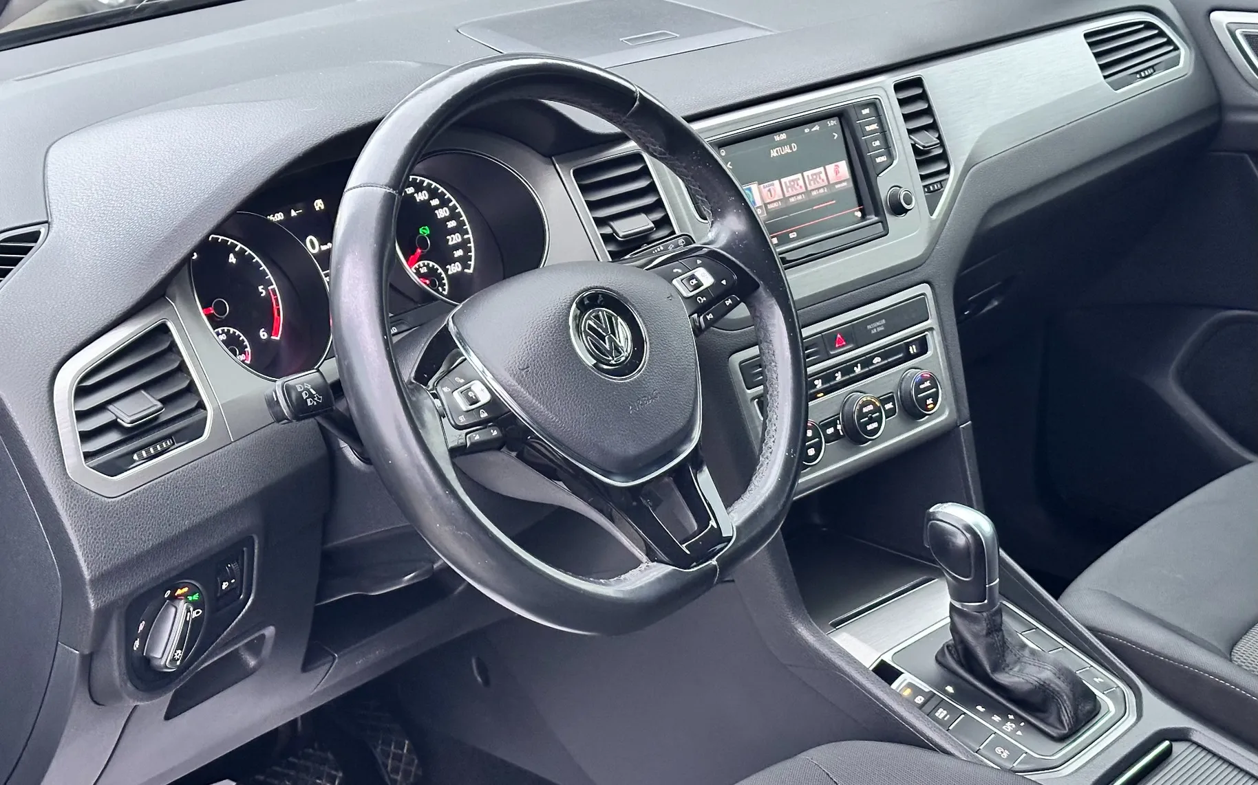 Zunanja slika - Volkswagen Golf - Sportsvan 1.6 TDI DSG Comfortline+ACC+ALU+NAVI+2X PDC - 10