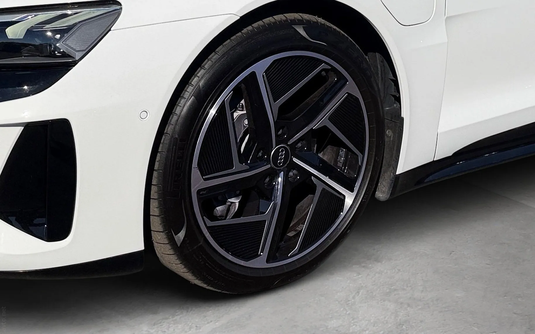 Zunanja slika - Audi e-tron GT - Quattro-Zračno Vzmetenje Panorama-Matrix-Keyles - 6