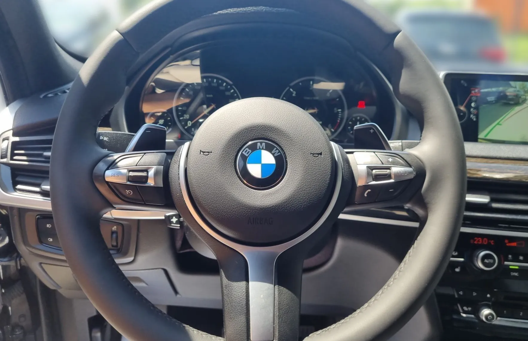Zunanja slika - BMW X5 - serija : M50d M PAKET FULL LED NAVI PDC KAMERA TEM TOP... - 14