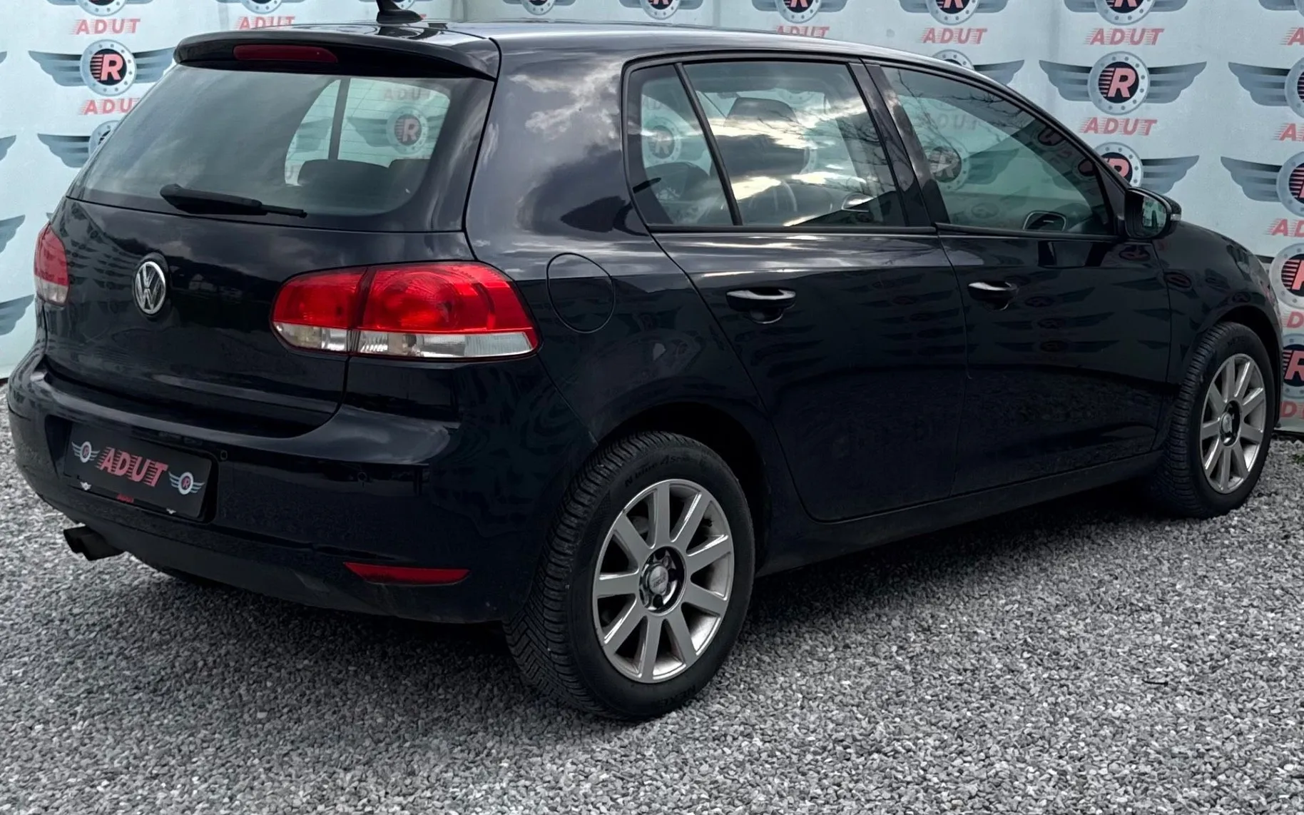 Zunanja slika - Volkswagen Golf - 2.0 TDI Comfortline|PARK.SENZ|VELIKI SERVIS - 6