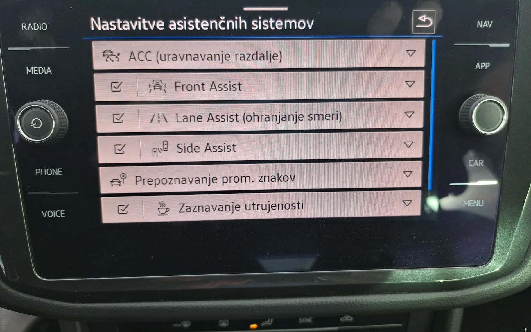 Notranja slika - Volkswagen Tiguan - 2.0 TDI 4M DSG - 12