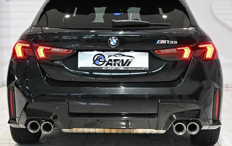 Zunanja slika - BMW Serija 1 - : M135i xDrive-RADAR-KEY-LED-HARMAN-HUD-KAM360 - 3