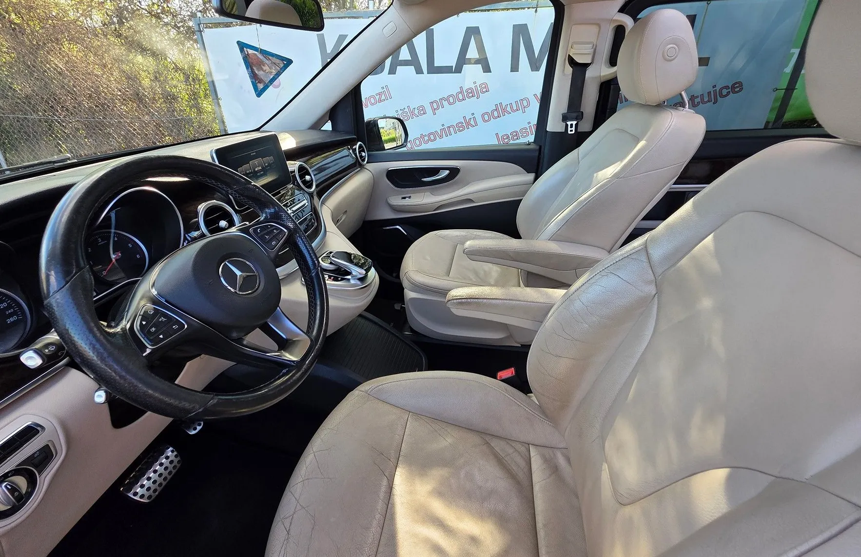 Zunanja slika - Mercedes-Benz V-Razred - V 250D 7 SEDEŽEV-LED-KAMERA-PANORAMA-ALU-ODLIČEN - 10