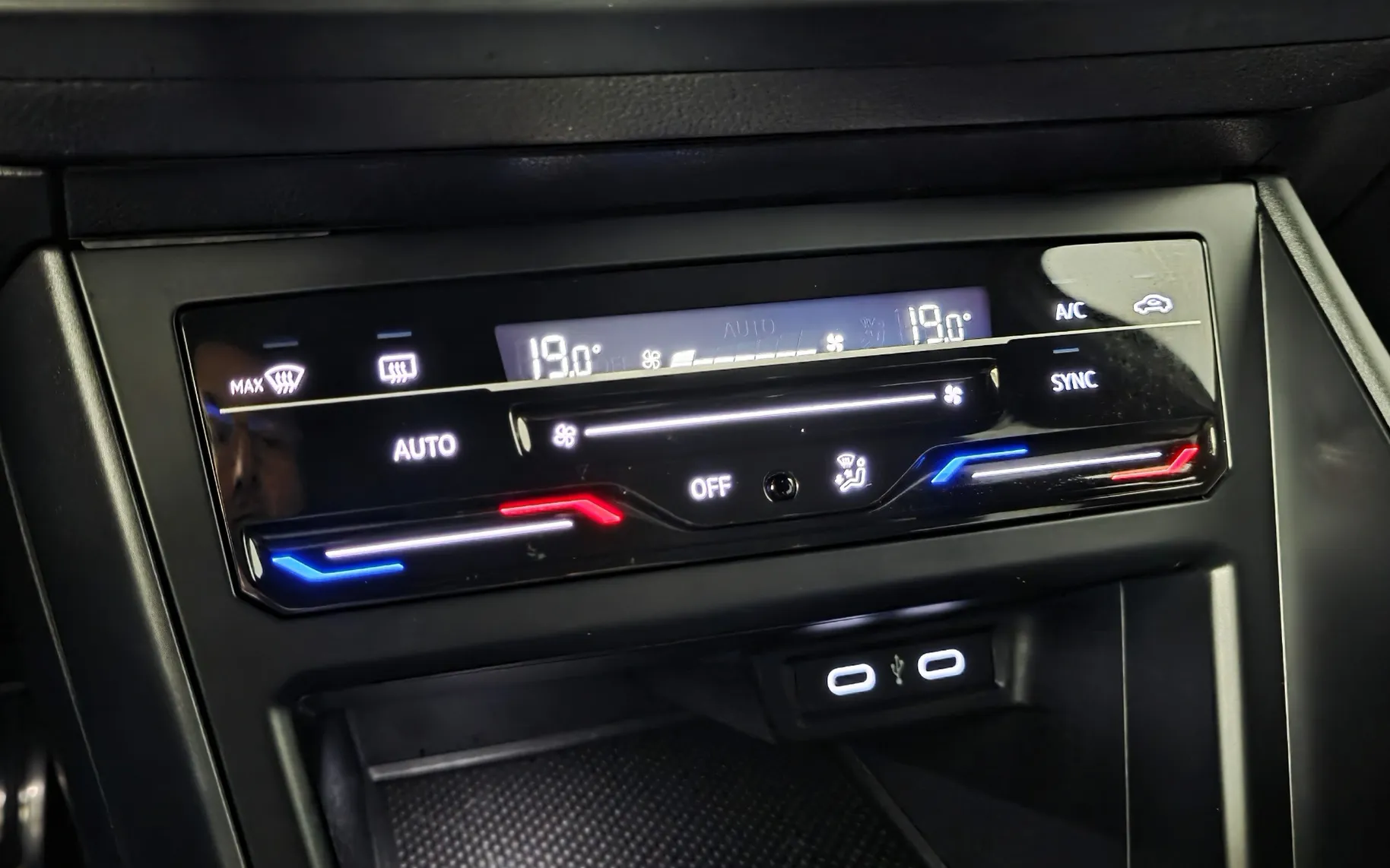 Zunanja slika - VW Taigo - 1,0 TSI R-Line  SLO MATRIX ACC VIRTUAL KAM - 17