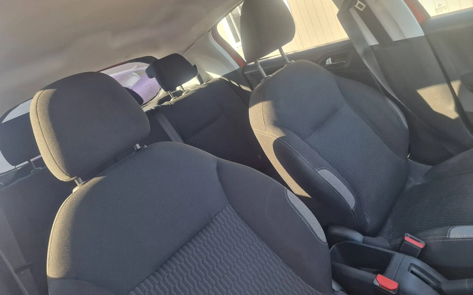 Notranja slika - Peugeot 208 - 1.2 NA KREDIT BREZ POLOGA - 8