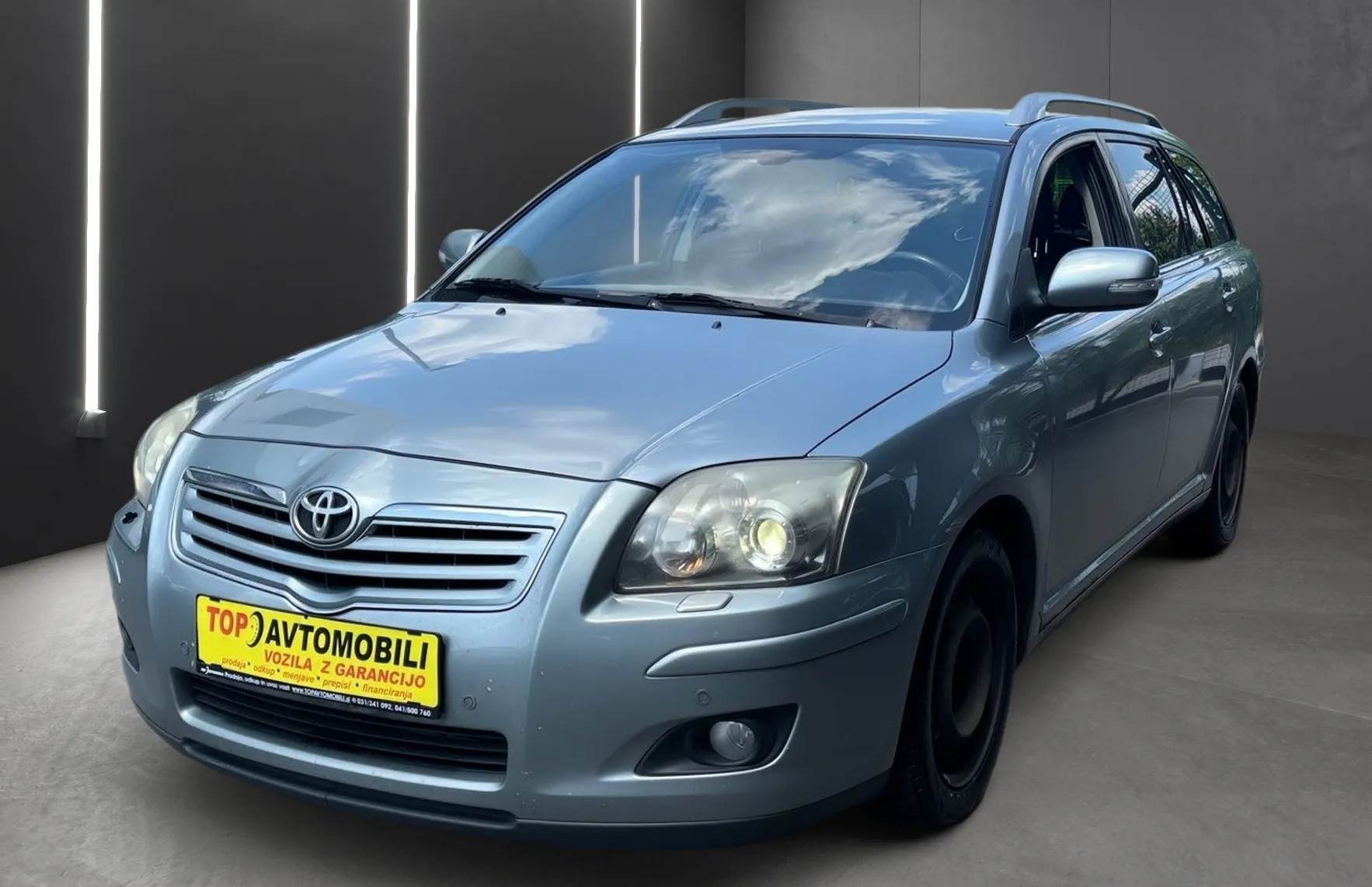 Zunanja slika - Toyota Avensis - Combi 2.2 D SLOVENSKO VOZILO XENON TEMPOMAT USNJE - 11