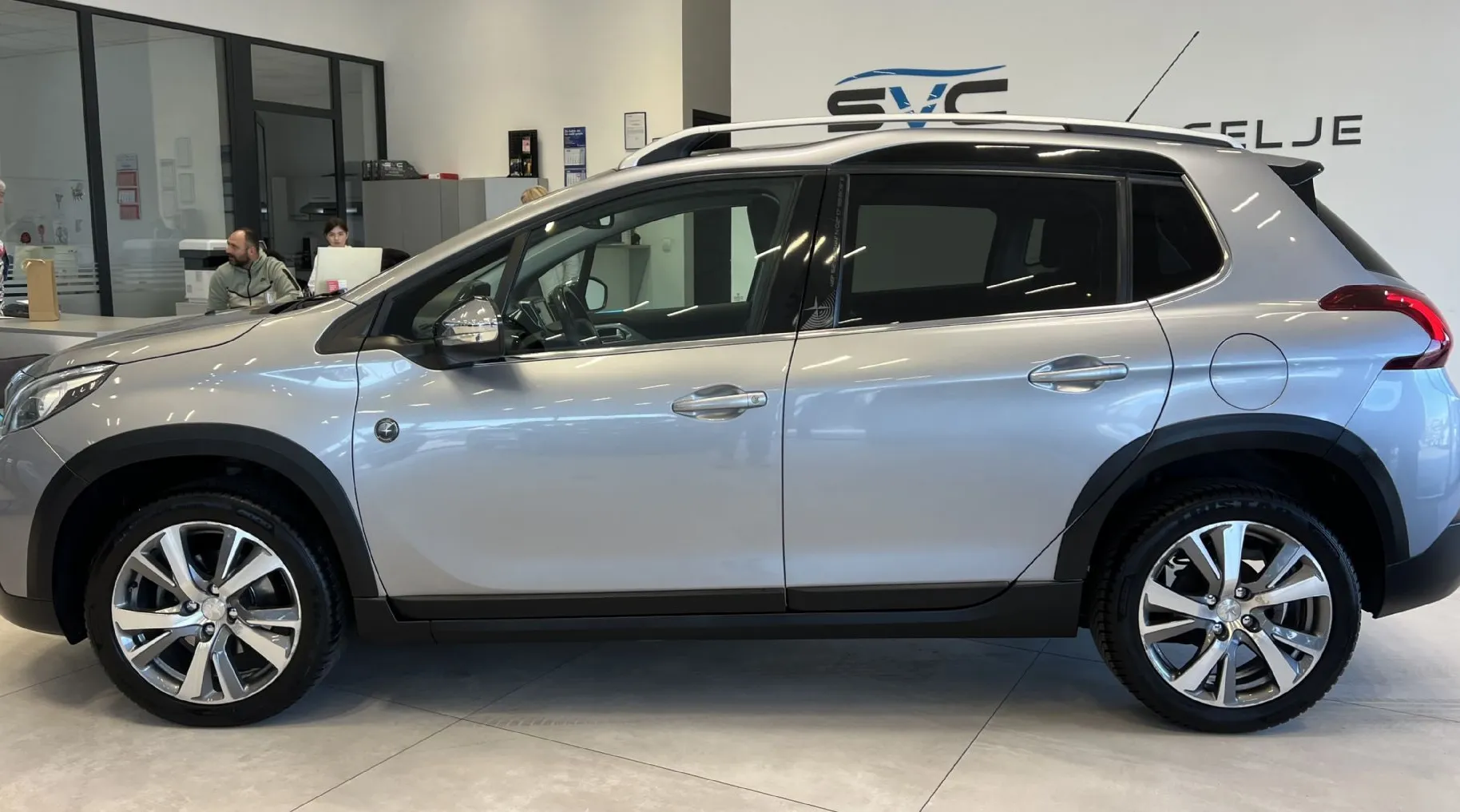 Zunanja slika - Peugeot 2008 - 1.2-110KM-VELIK SERVIS-CROSSWAY-JAMSTVO-OBROK 90€ - 3