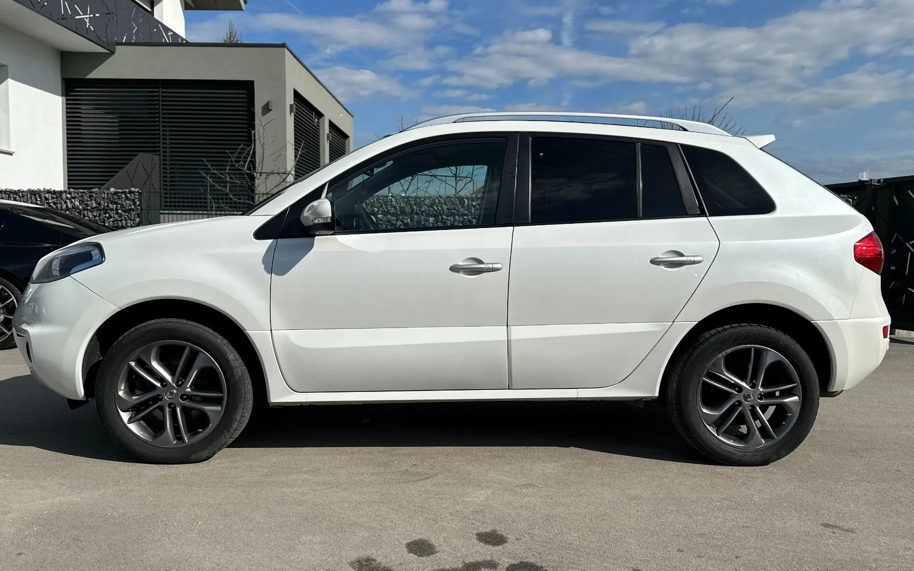 Zunanja slika - Renault Koleos - 4x4 dCi 175 Privilege+SLO+1.LAST+BOSE+18COL+NAVI - 2