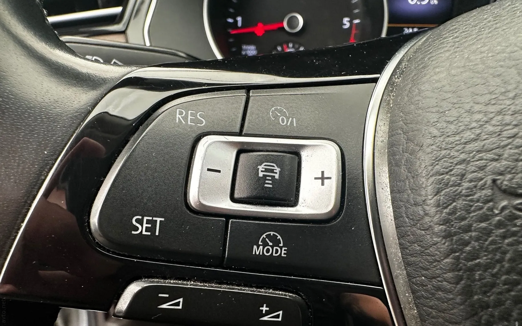 Notranja slika - VW Passat Variant - 2.0TDI-DSG-H LINE-AKT.TEMPOMAT-2XPDC-MASAŽA - 7