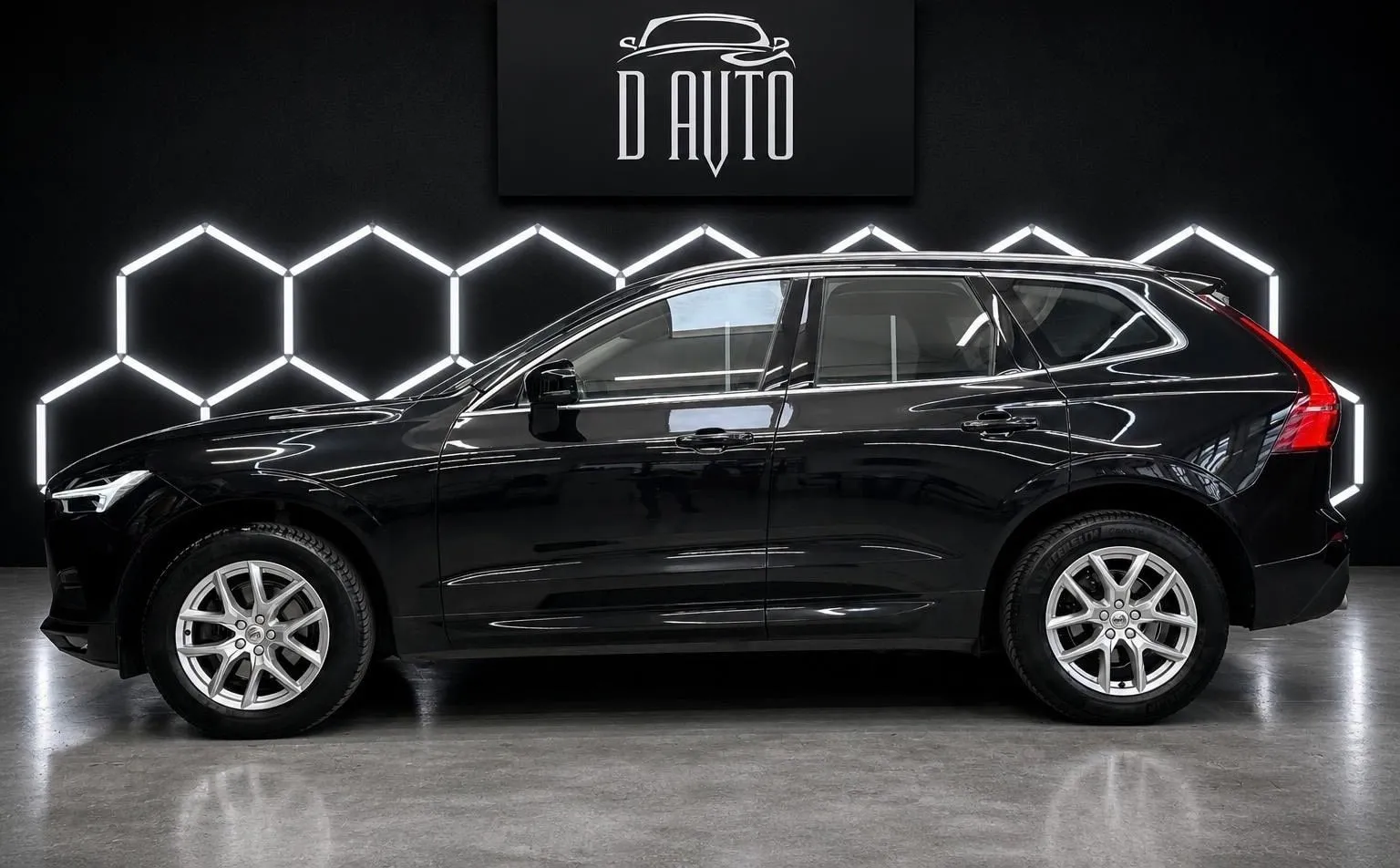 Zunanja slika - Volvo XC60 - D4 BUSINESS EXECUTIVE KAMERA ACC CARPLAY KEYLESS - 4