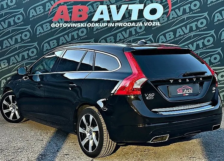 Zunanja slika - Volvo V60 - 2.4TD AWD TwinEngine Plug-in HYBRID+MAX OPREMA+4X4 - 7