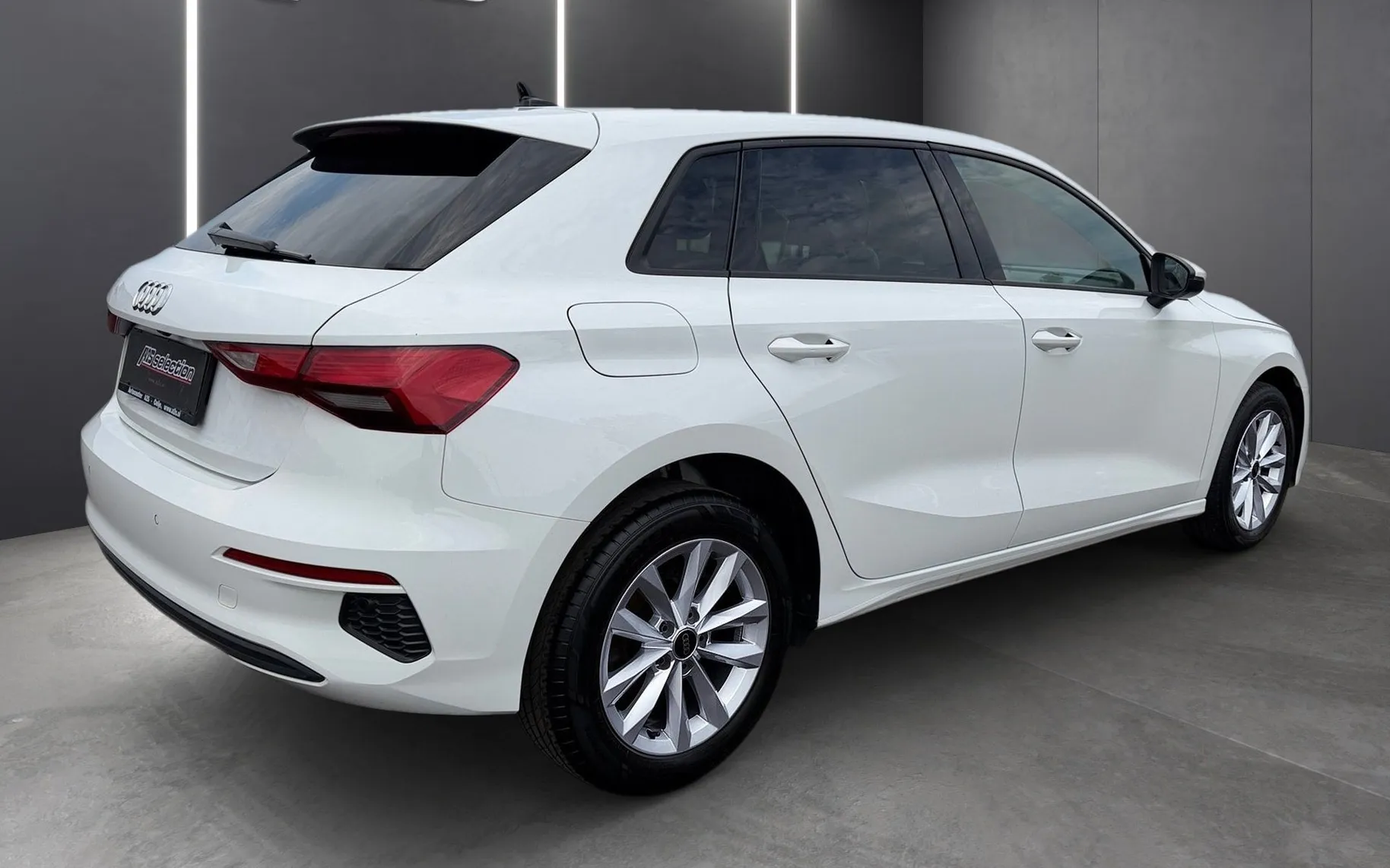 Zunanja slika - Audi A3 - Sportback 30 TDI S Tronic-LED-ACC-PDC-Vzv.Kamera.. - 3
