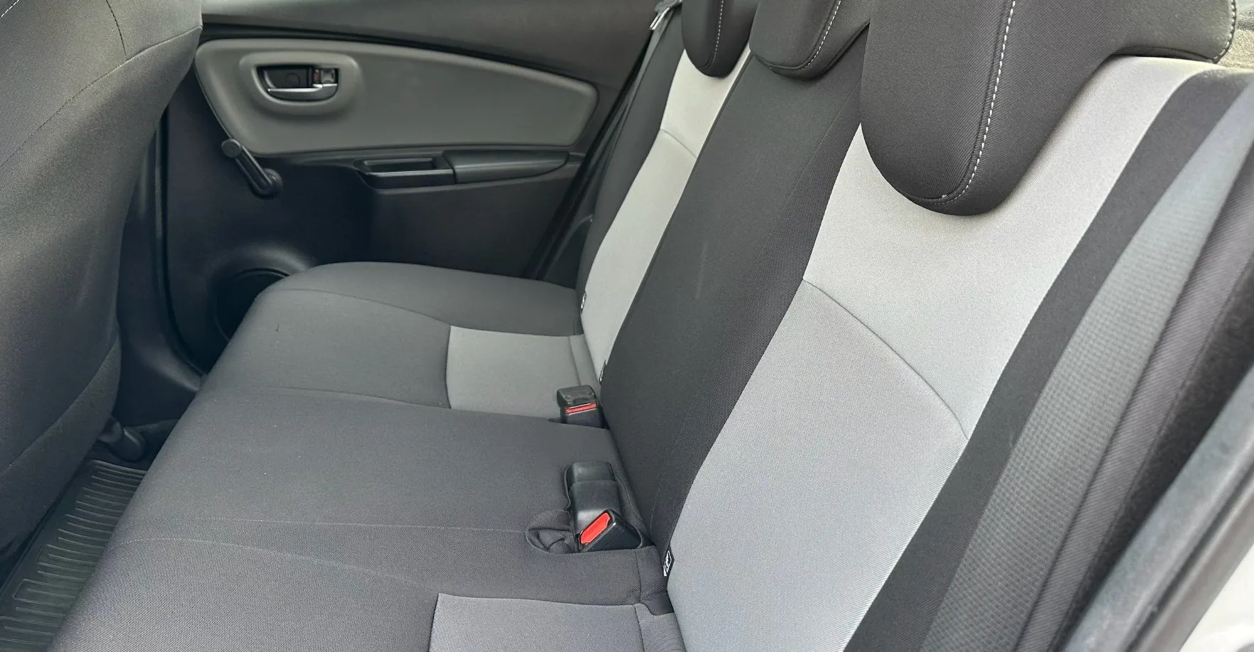 Zunanja slika - Toyota Yaris - Hybrid 1.5 VVT-i Stella Avt. SLO POREKLO - 14