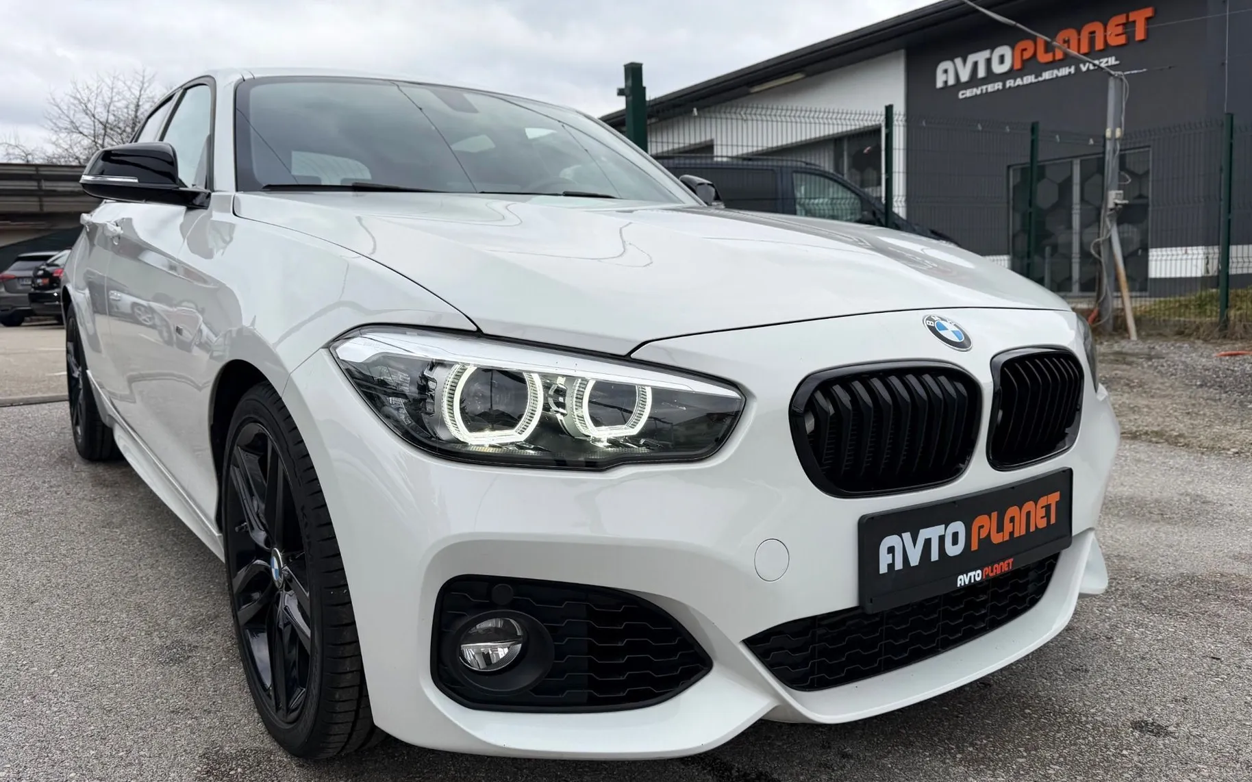 Zunanja slika - BMW Serija 1 - : 118i M Sport Shadow 1.LASTNIK FULL LED NAVI ALU 18 - 14